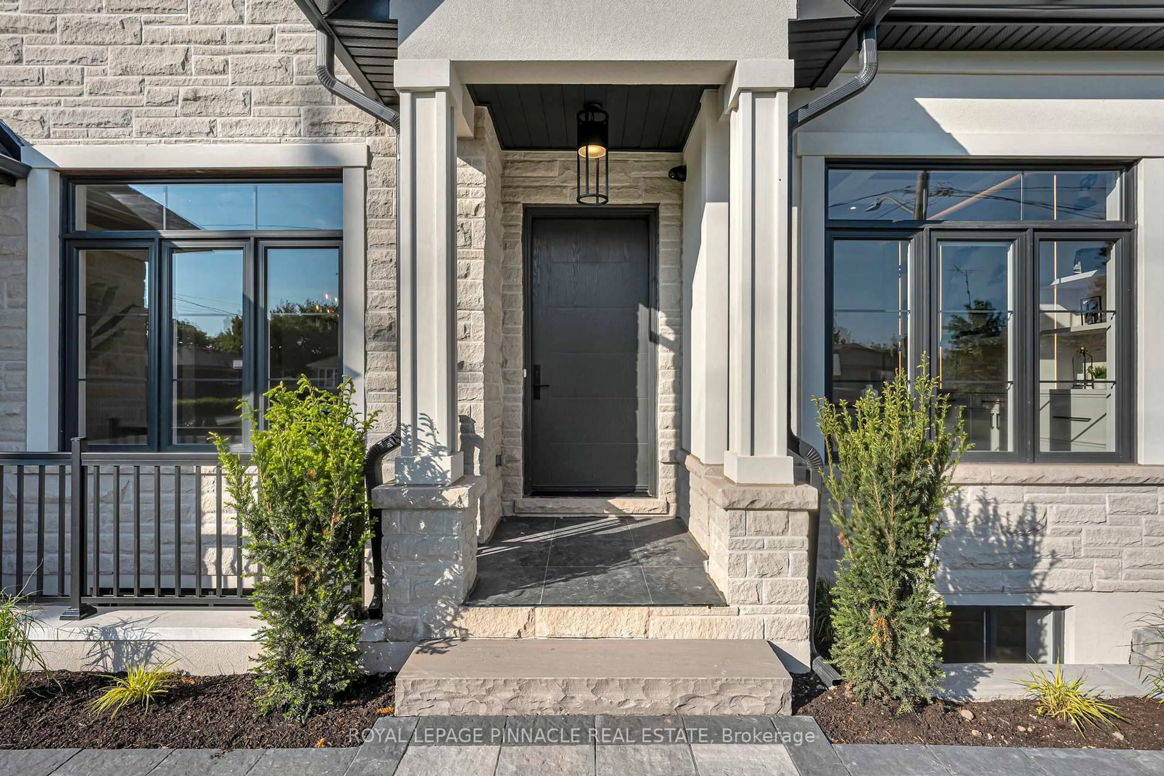 Unknown for 383 Southview Rd, Oakville Ontario L6K 2P7