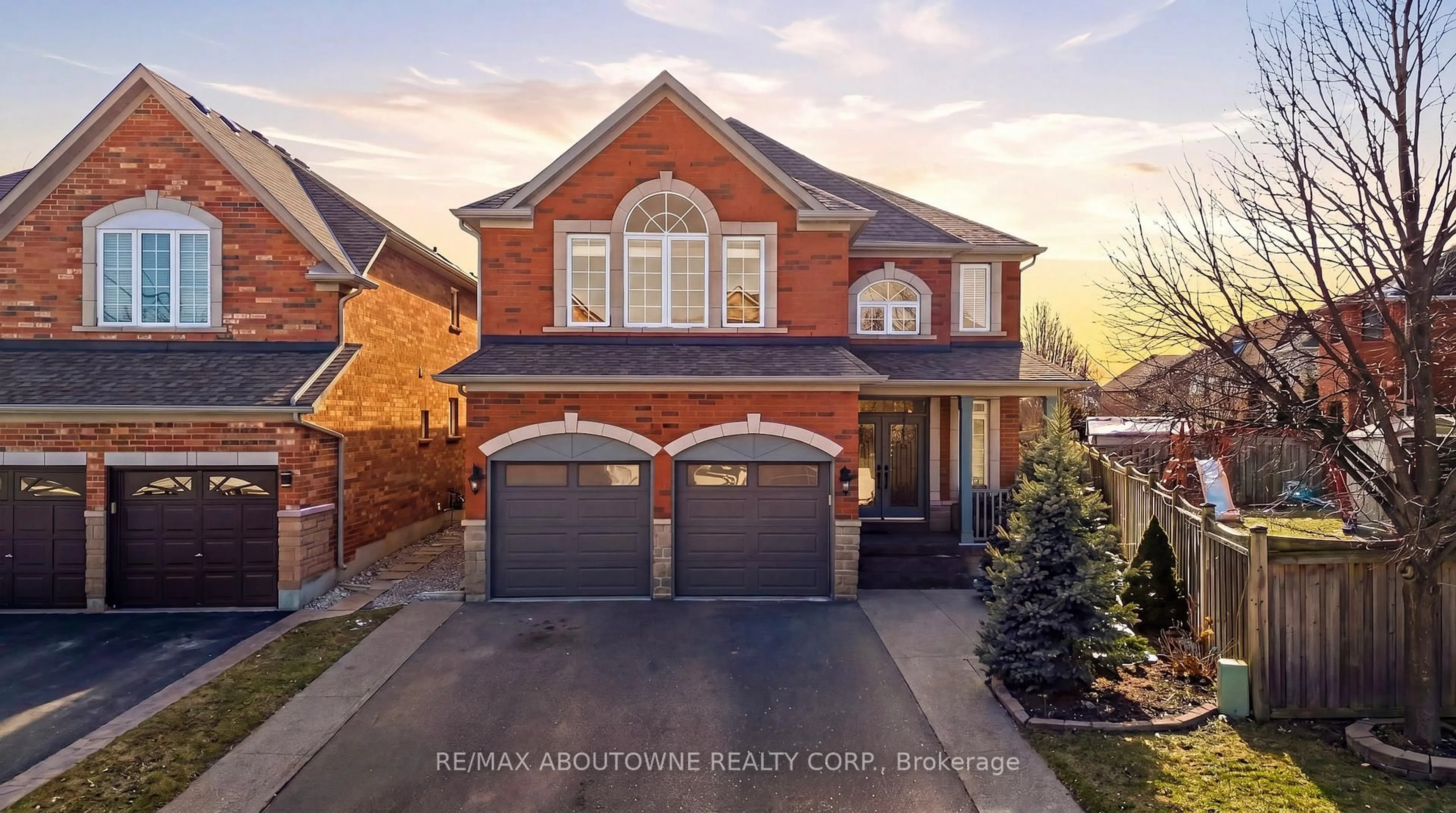 Unknown for 2070 Willhaven Tr, Oakville Ontario L6M 5G3