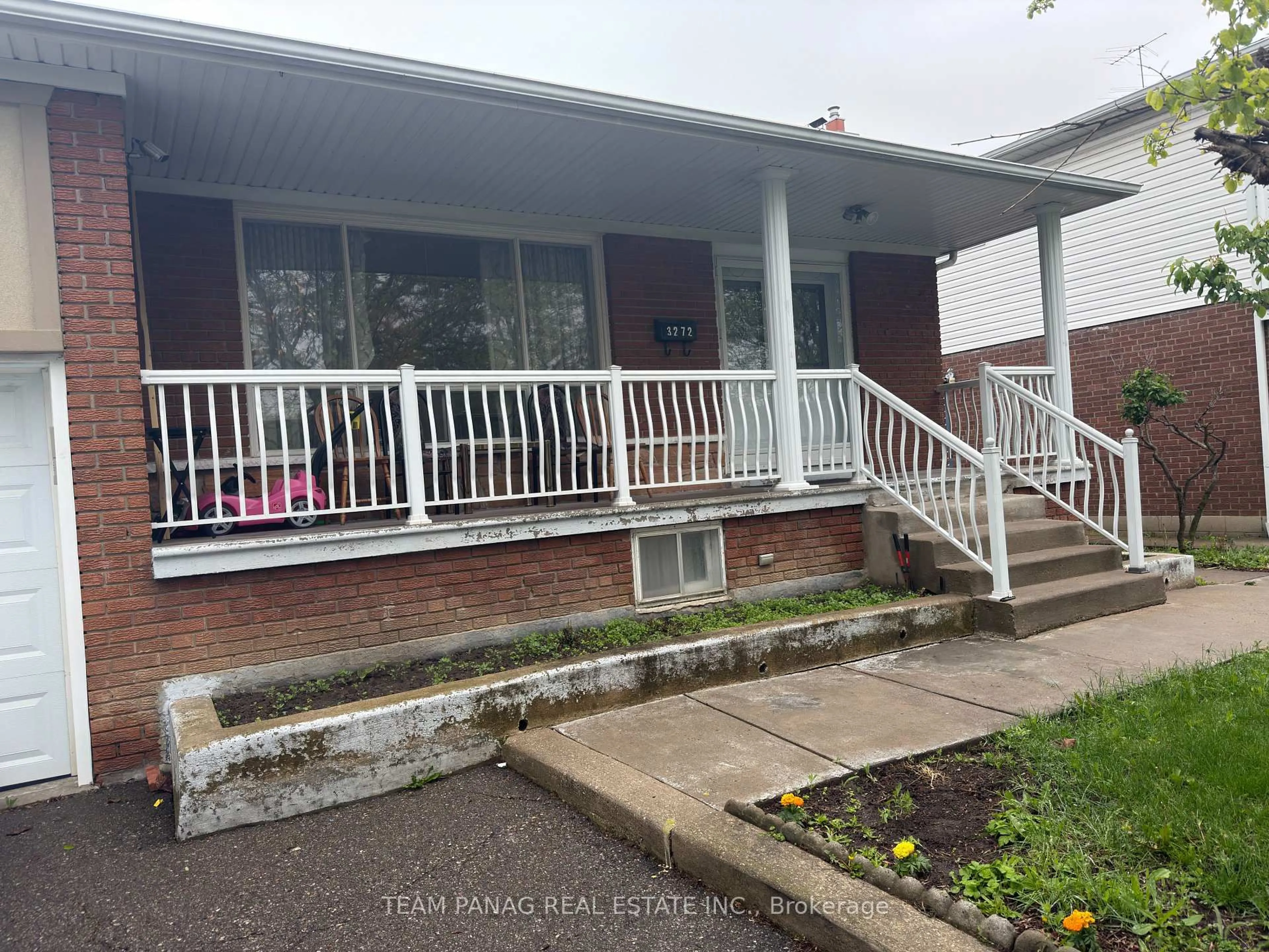 Unknown for 3272 Twilight Rd, Mississauga Ontario L4T 1Z9