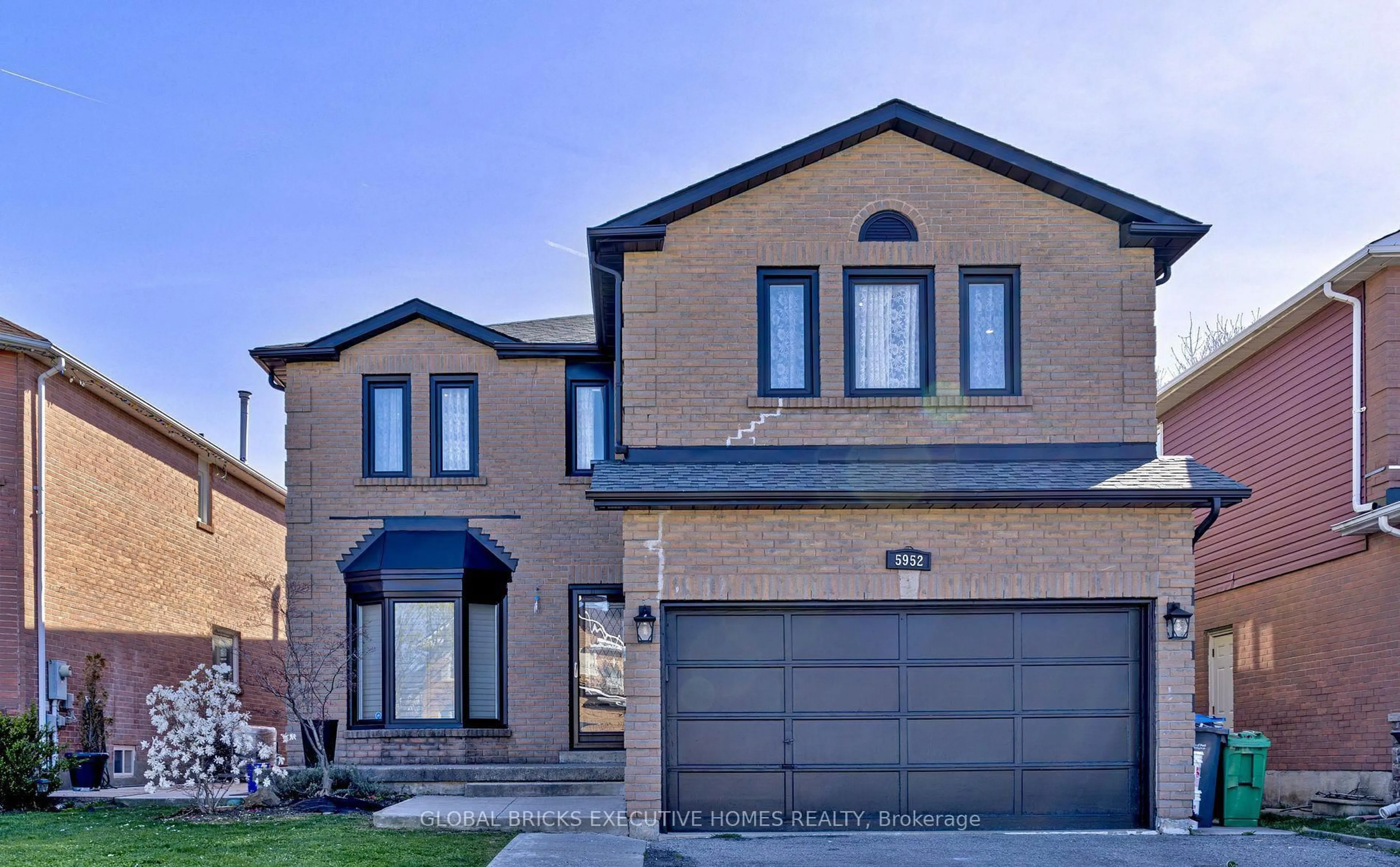 Unknown for 5952 Grossbeak Dr, Mississauga Ontario L5N 6B3