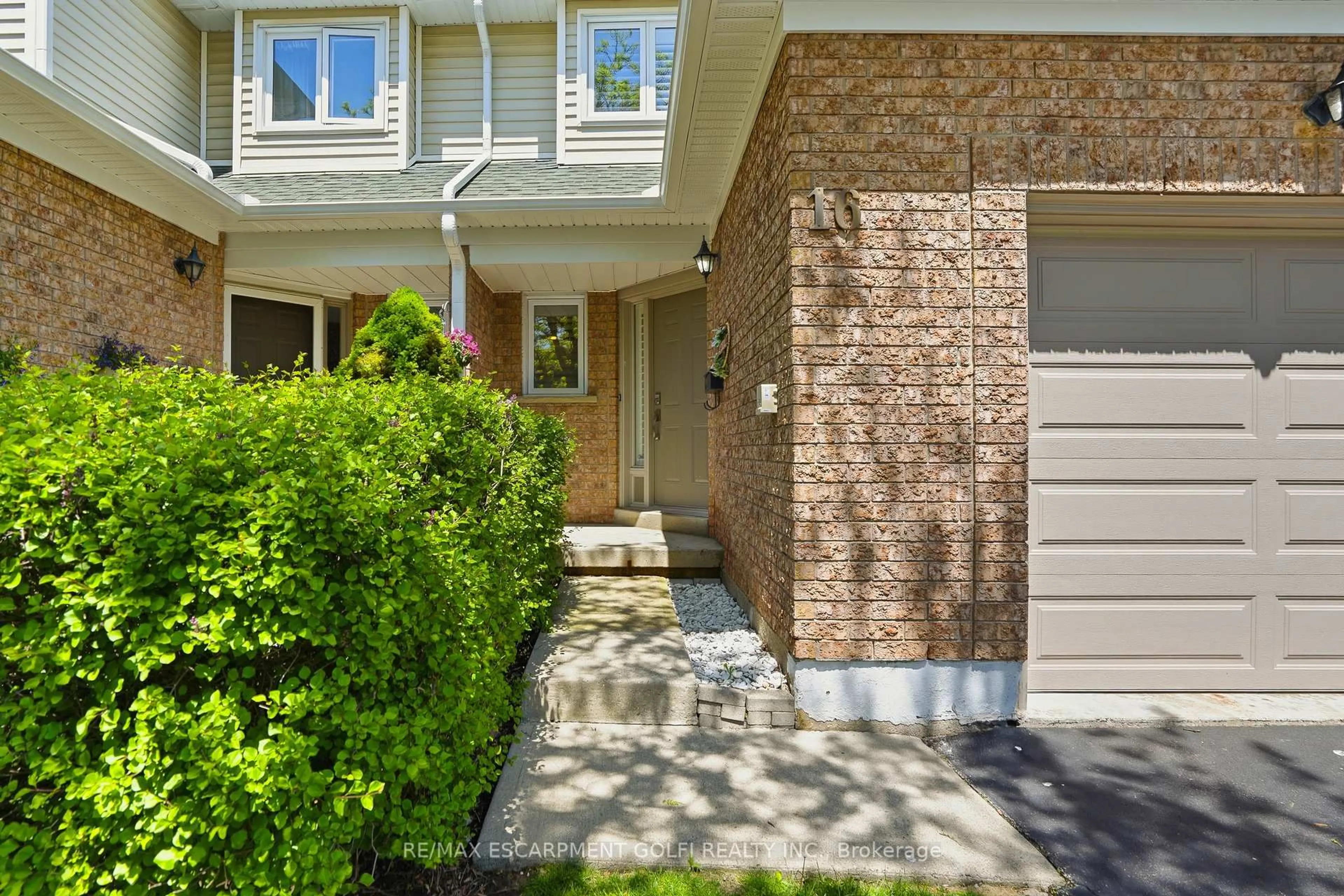 Unknown for 2215 Cleaver Ave #16, Burlington Ontario L7M 4C5
