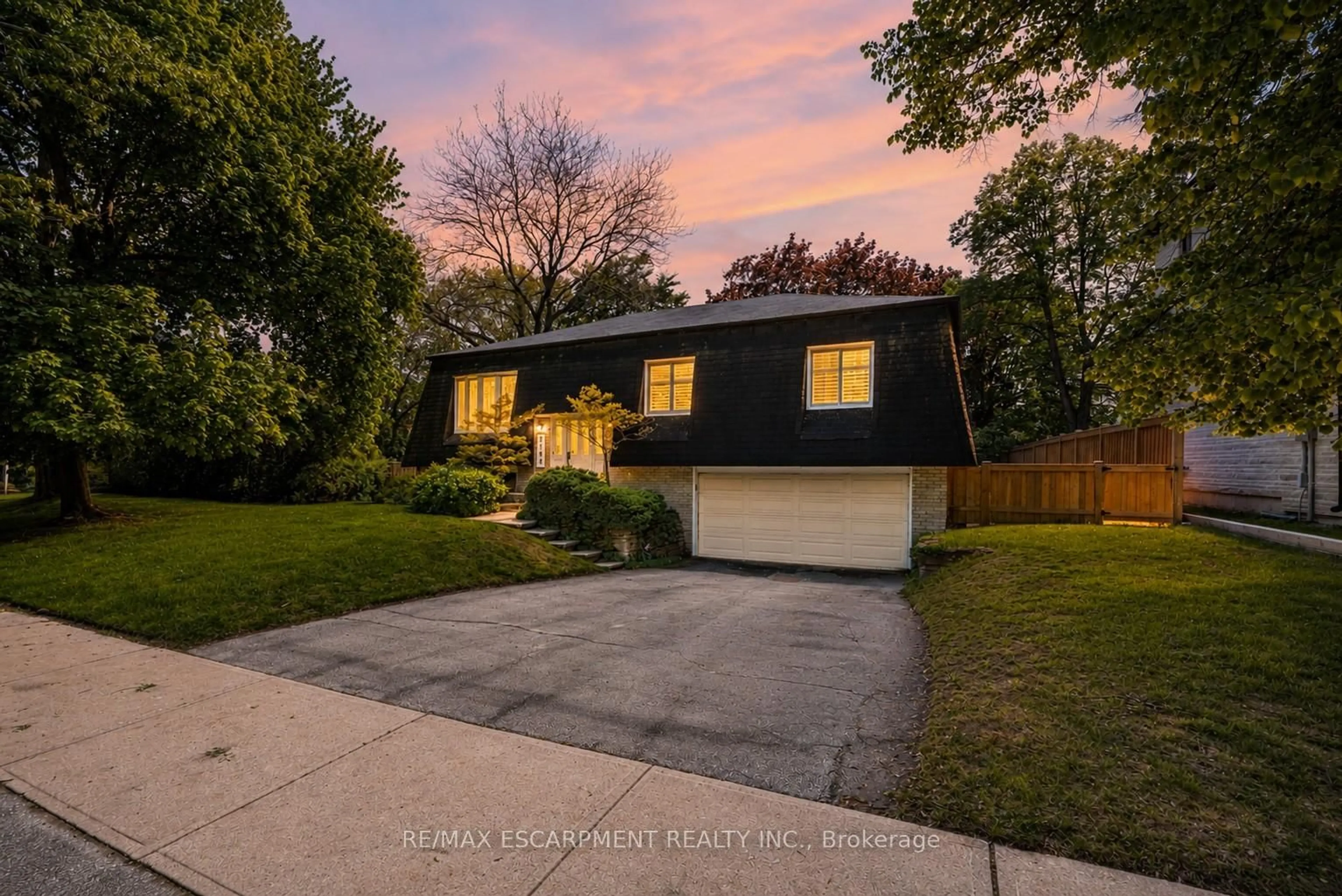 Unknown for 2198 DEVON Rd, Oakville Ontario L6J 5M2