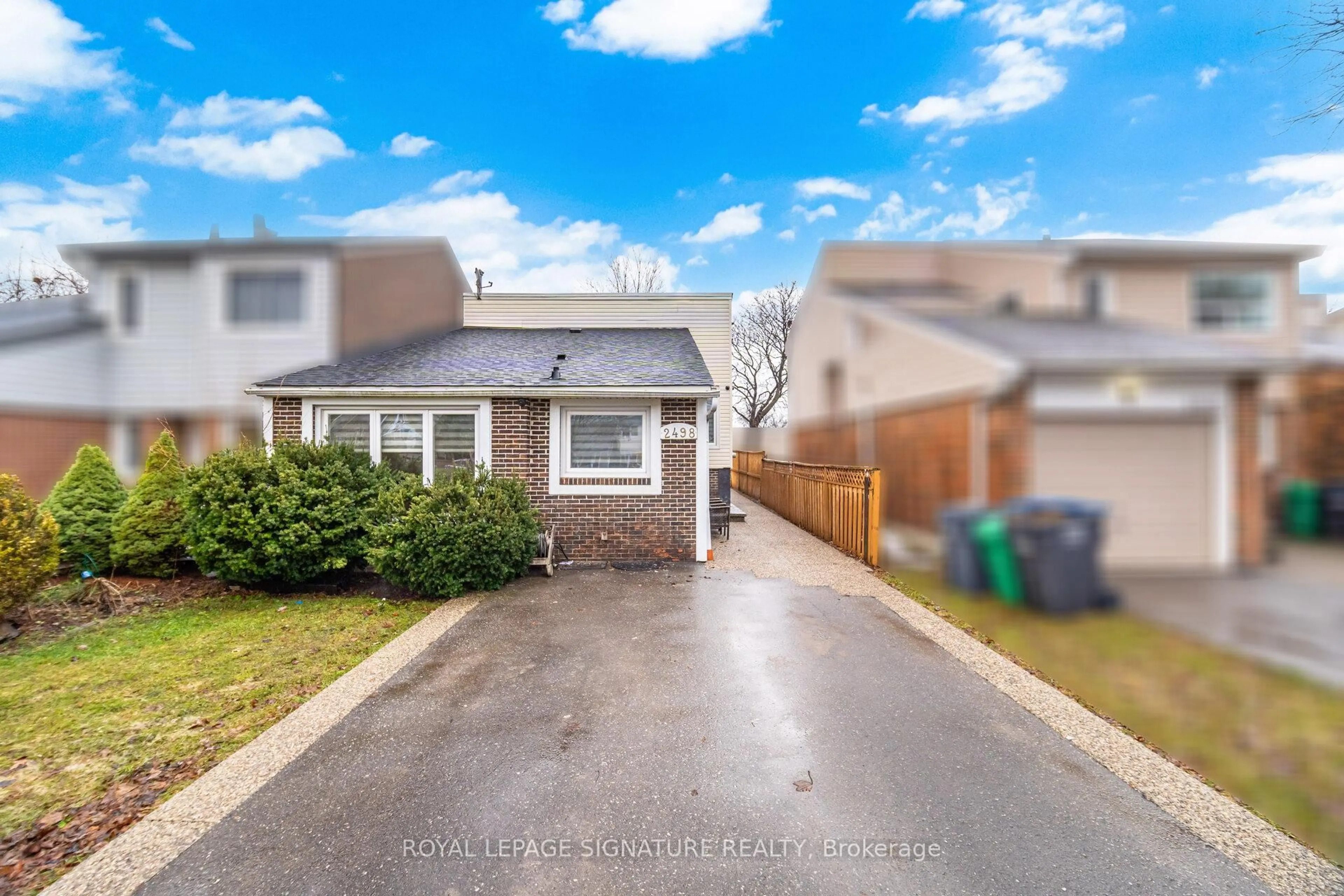 Unknown for 2498 Mainroyal St, Mississauga Ontario L5L 1C9