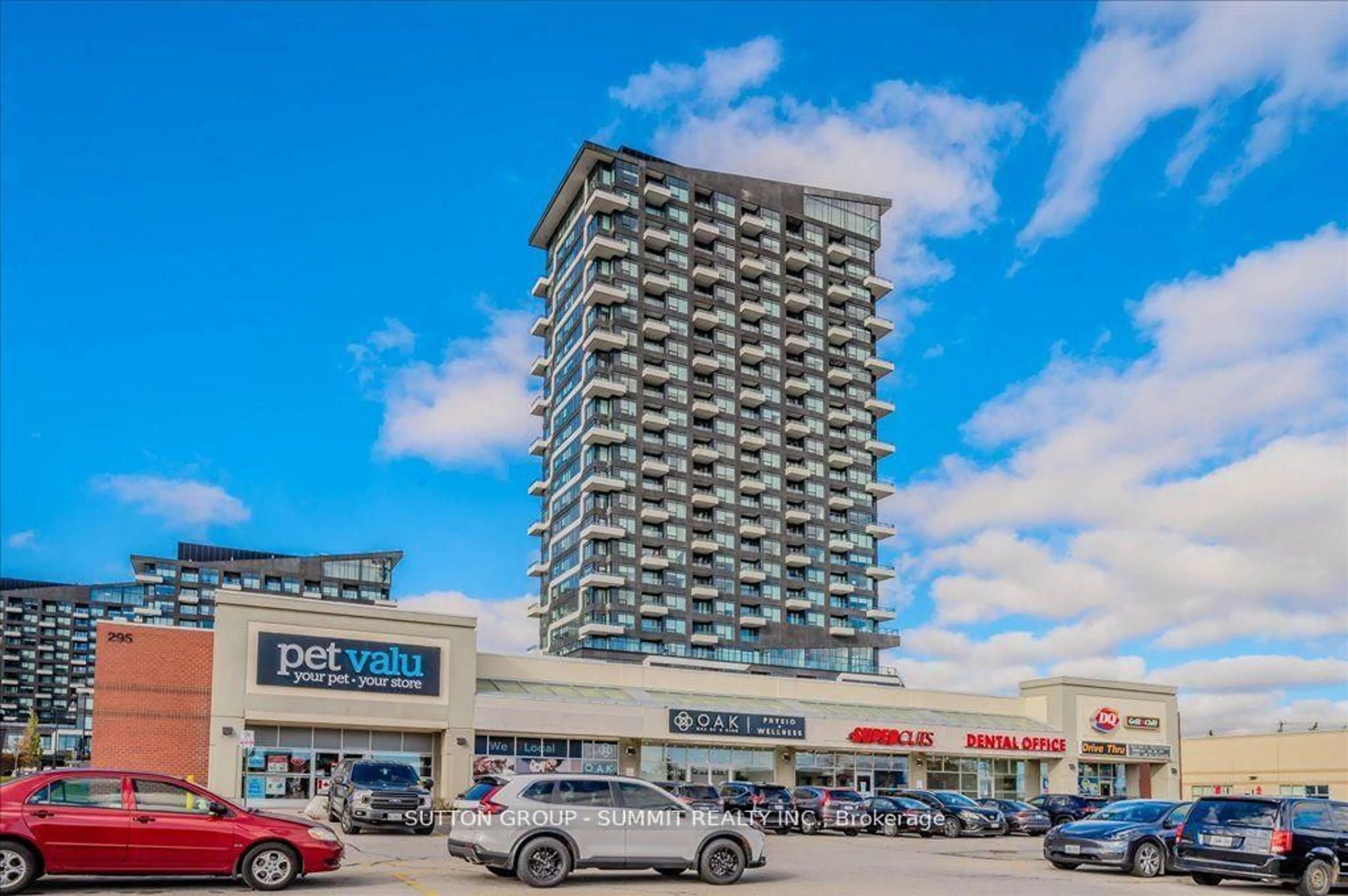 Patio, building for 297 Oak Walk Dr #802, Oakville Ontario L6H 3R6