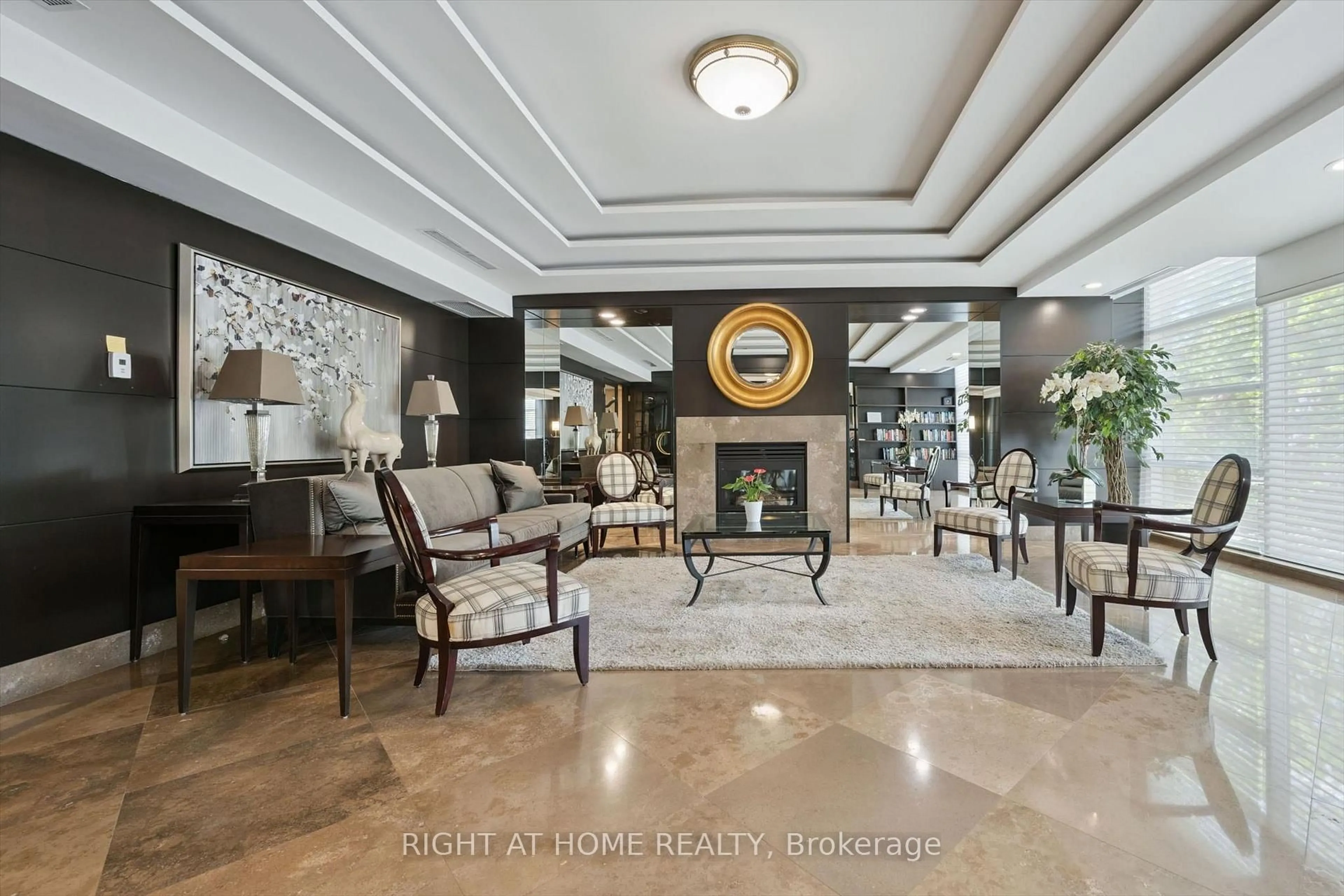 Lobby for 2662 Bloor St #512, Toronto Ontario M8X 2Z7