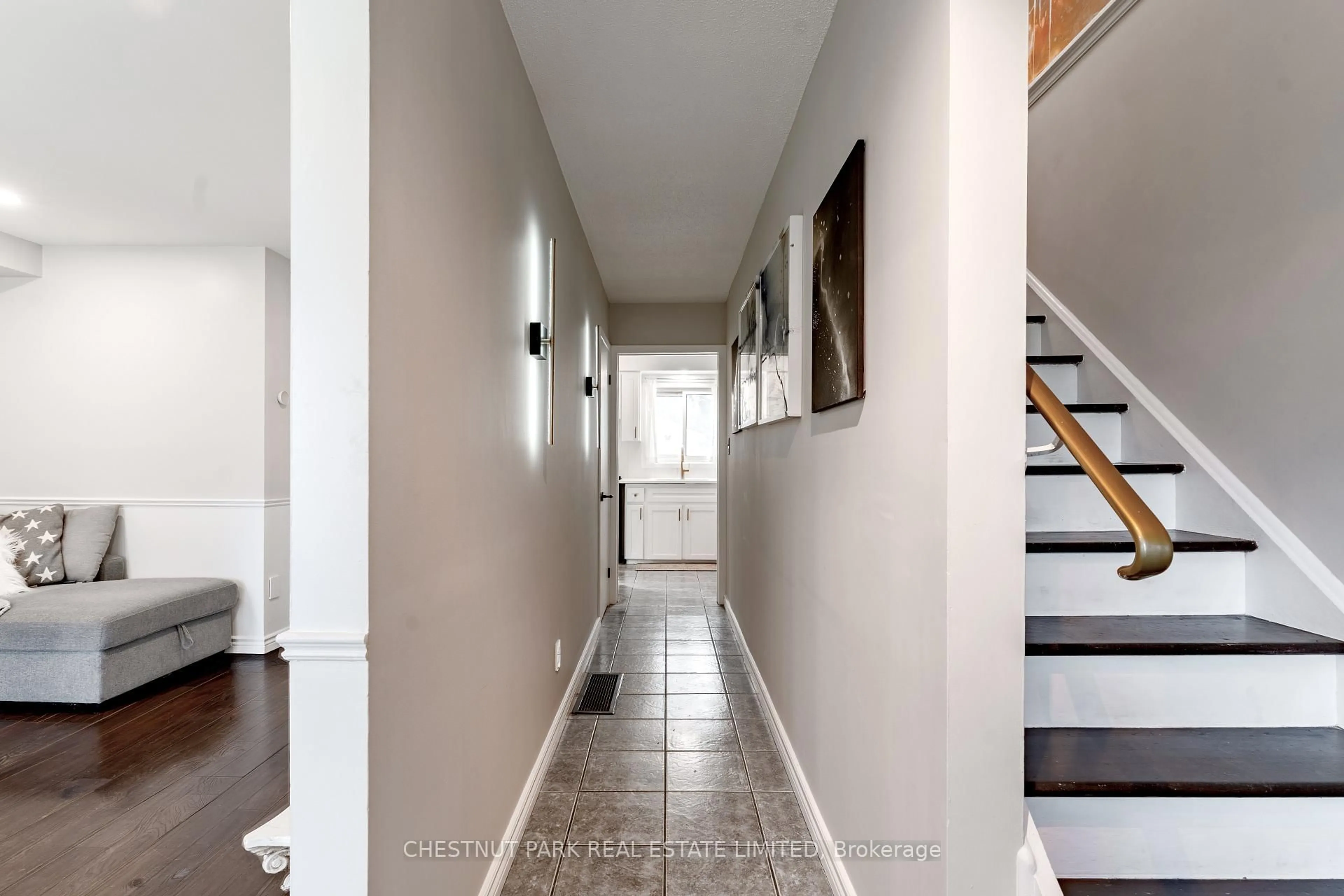 Indoor entryway for 69 Madison Ave, Orangeville Ontario L9W 1R9