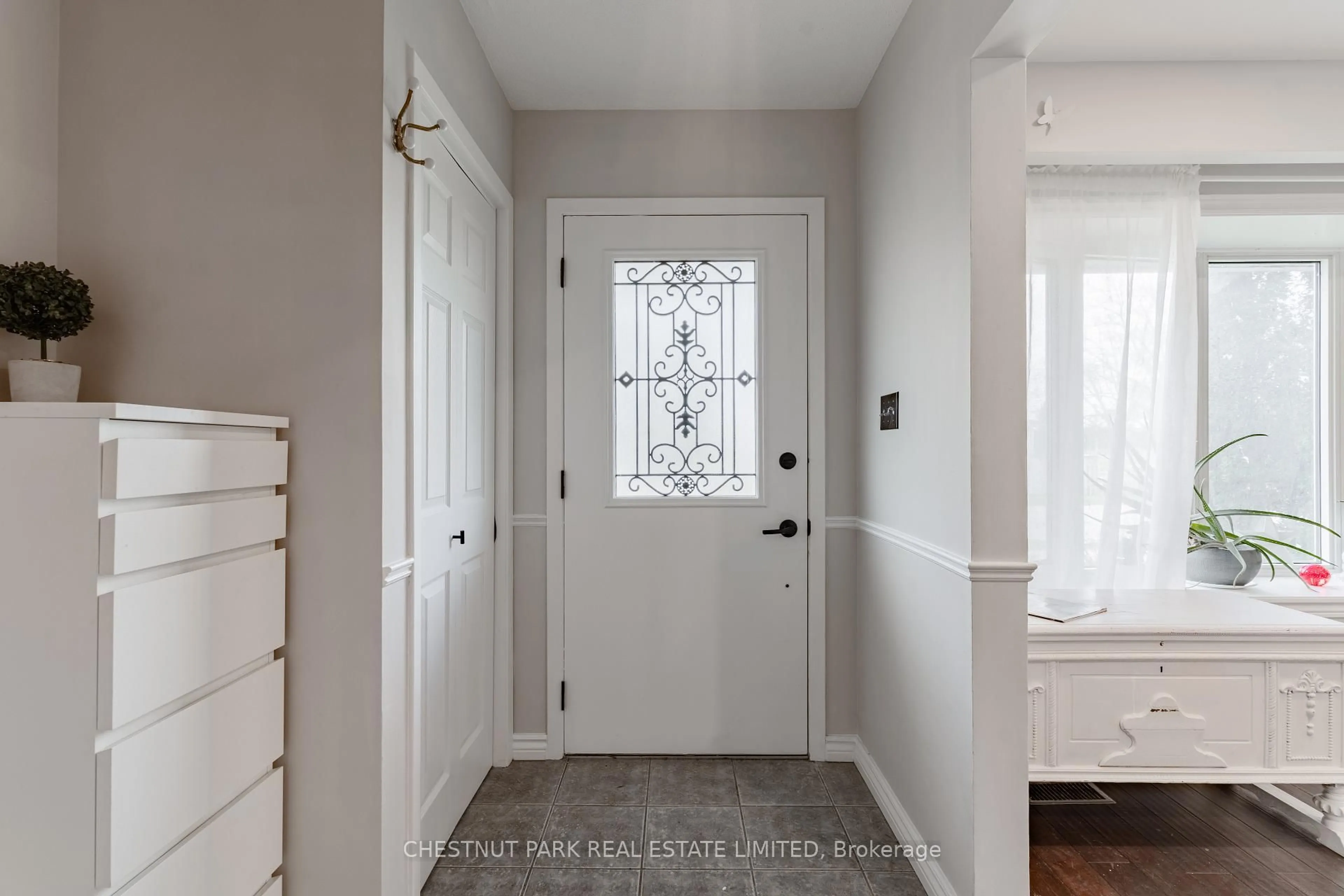Indoor entryway for 69 Madison Ave, Orangeville Ontario L9W 1R9