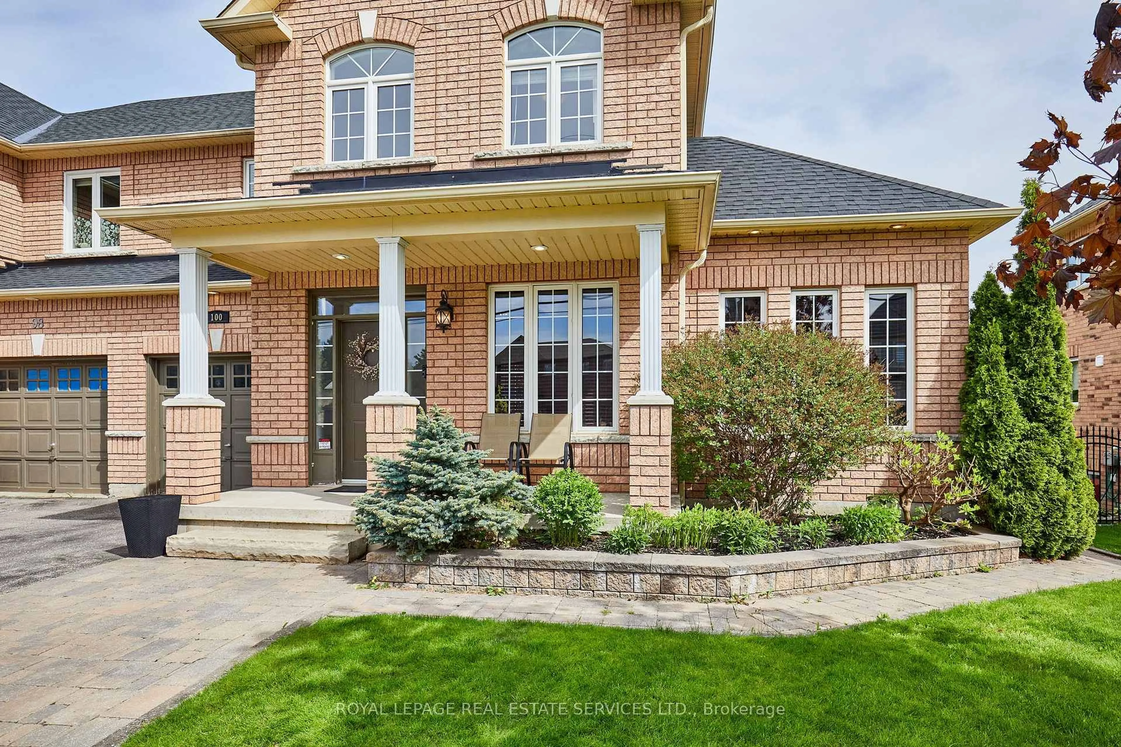 Home with brick exterior material, street for 100 Walker Rd, Caledon Ontario L7C 3M4