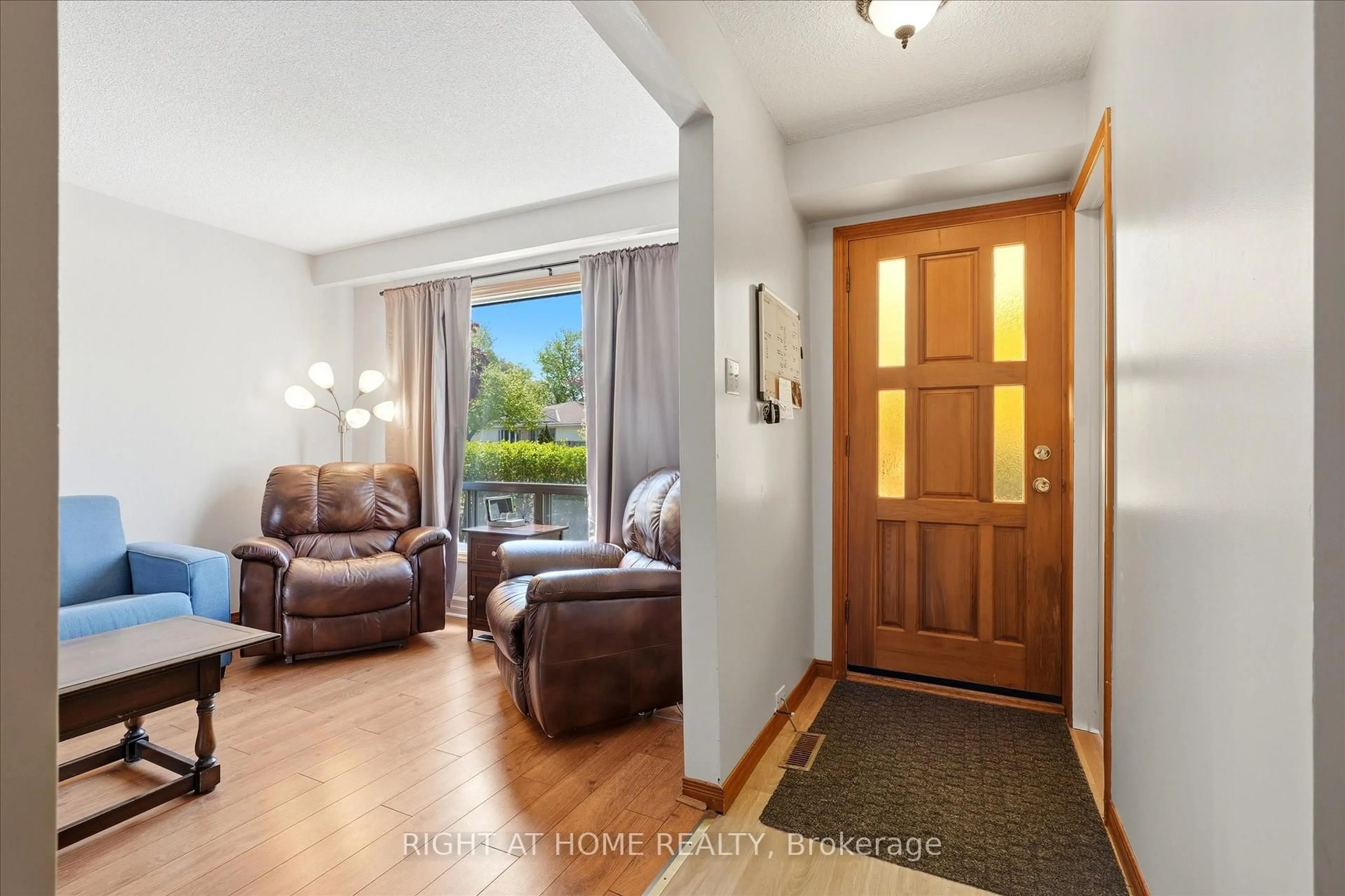 Unknown for 100 Burbank Cres, Orangeville Ontario L9W 3E7