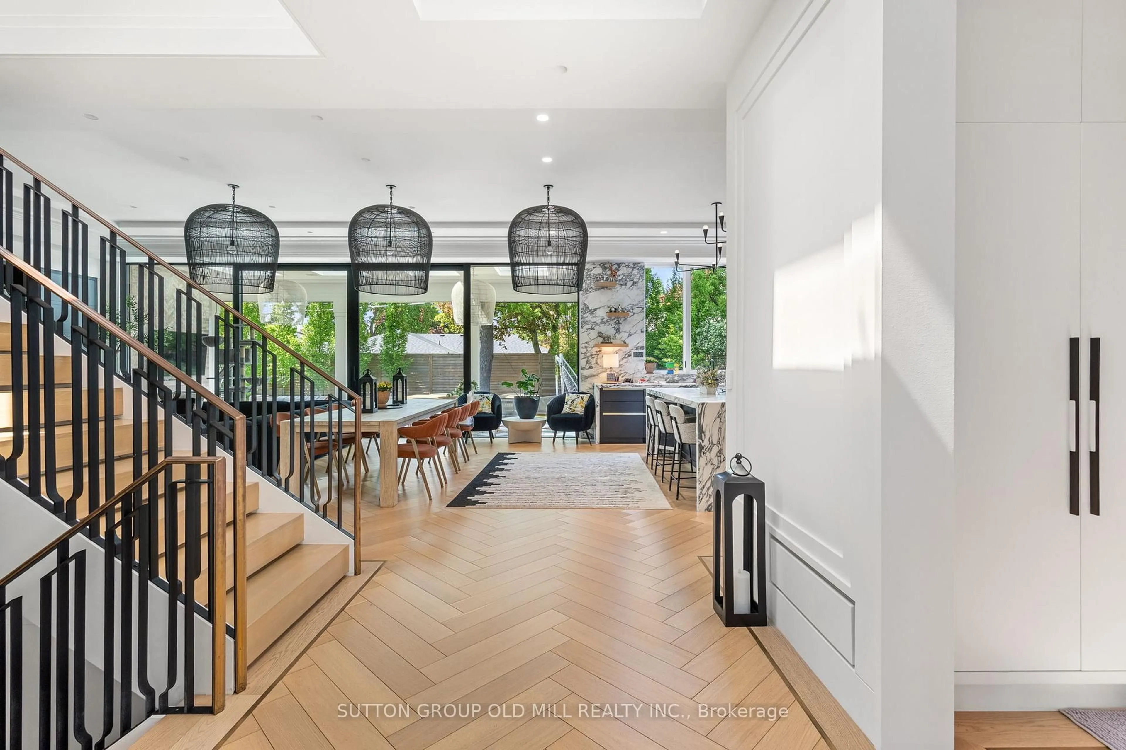 Indoor foyer for 18 Blair Athol Cres, Toronto Ontario M9A 1X5