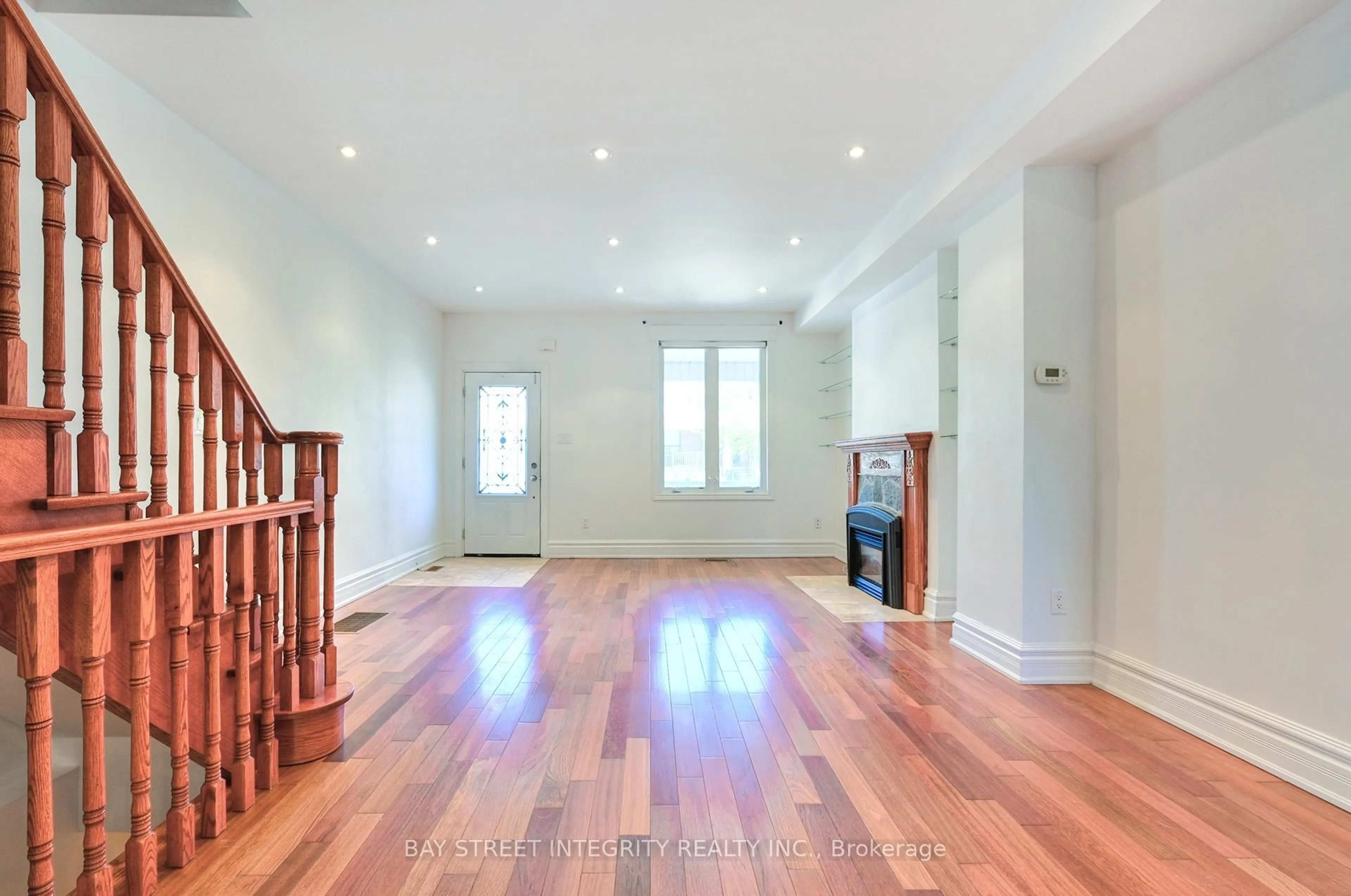 Unknown for 1282 Lansdowne Ave, Toronto Ontario M6H 3Z8