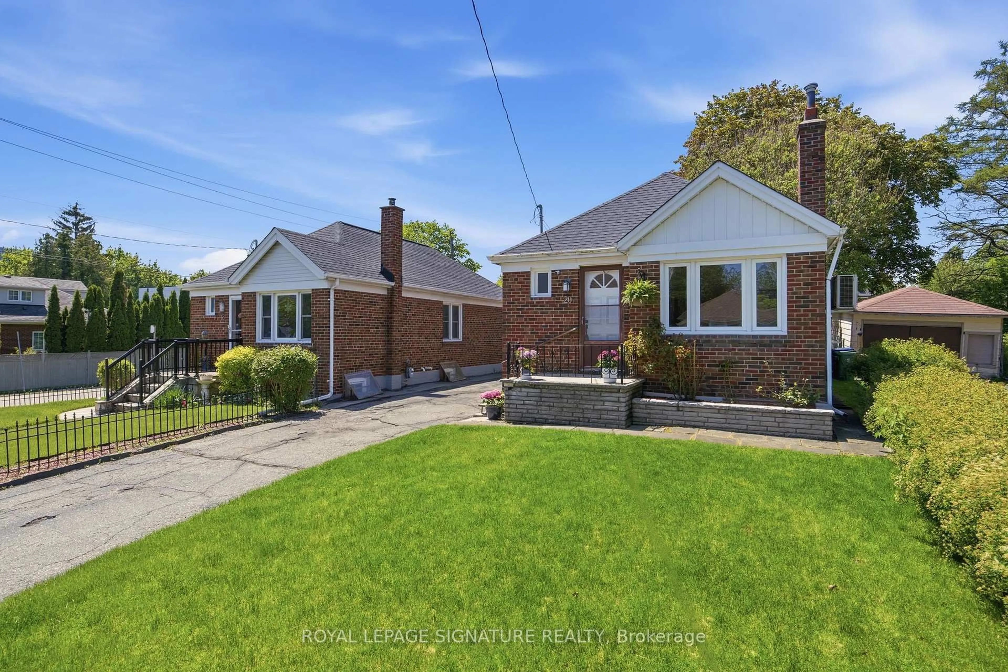A pic from outside/outdoor area/front of a property/back of a property/a pic from drone, street for 20 Aldgate Ave, Toronto Ontario M8Y 3L6