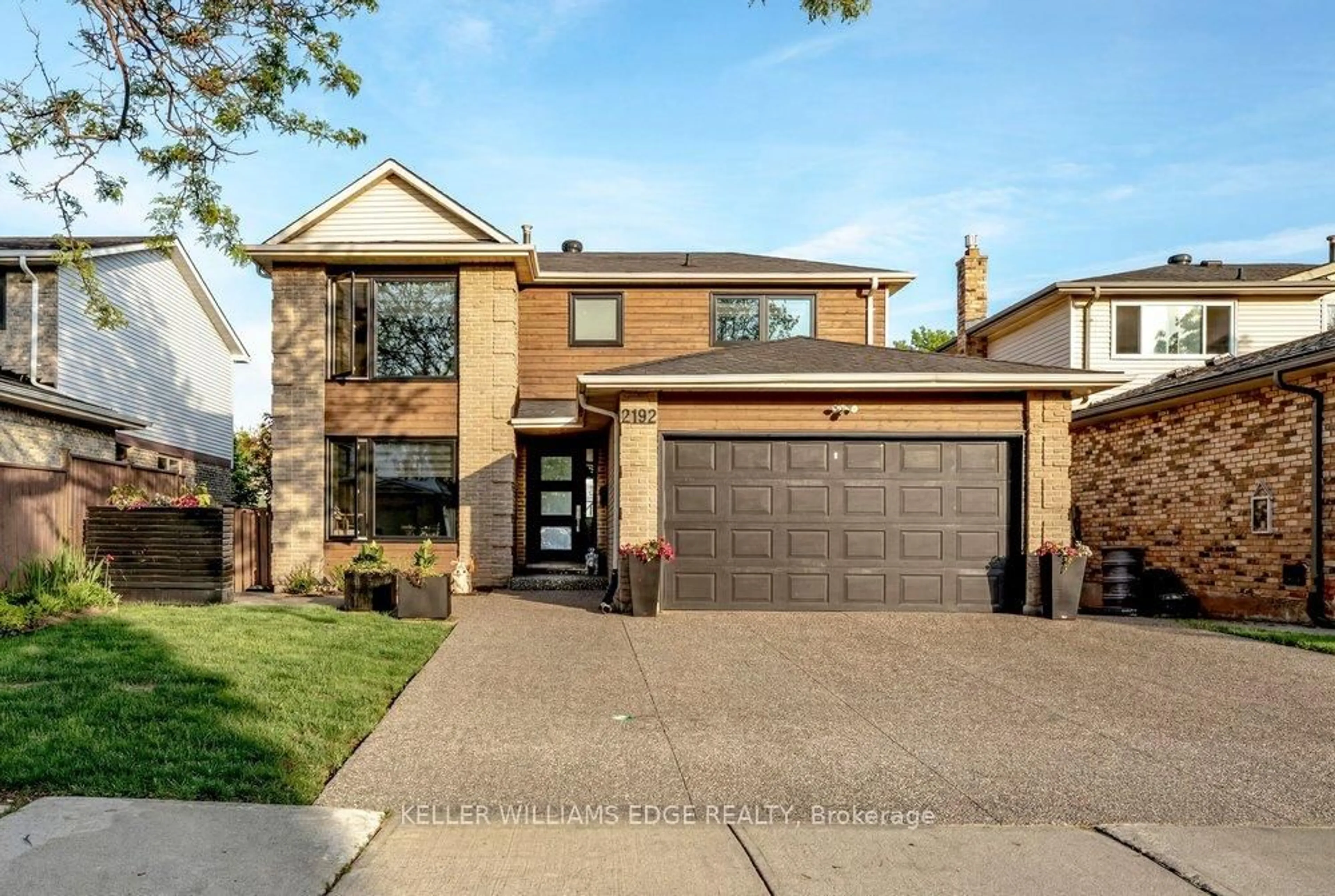 Home with brick exterior material, street for 2192 Melissa Cres, Burlington Ontario L7P 4J7