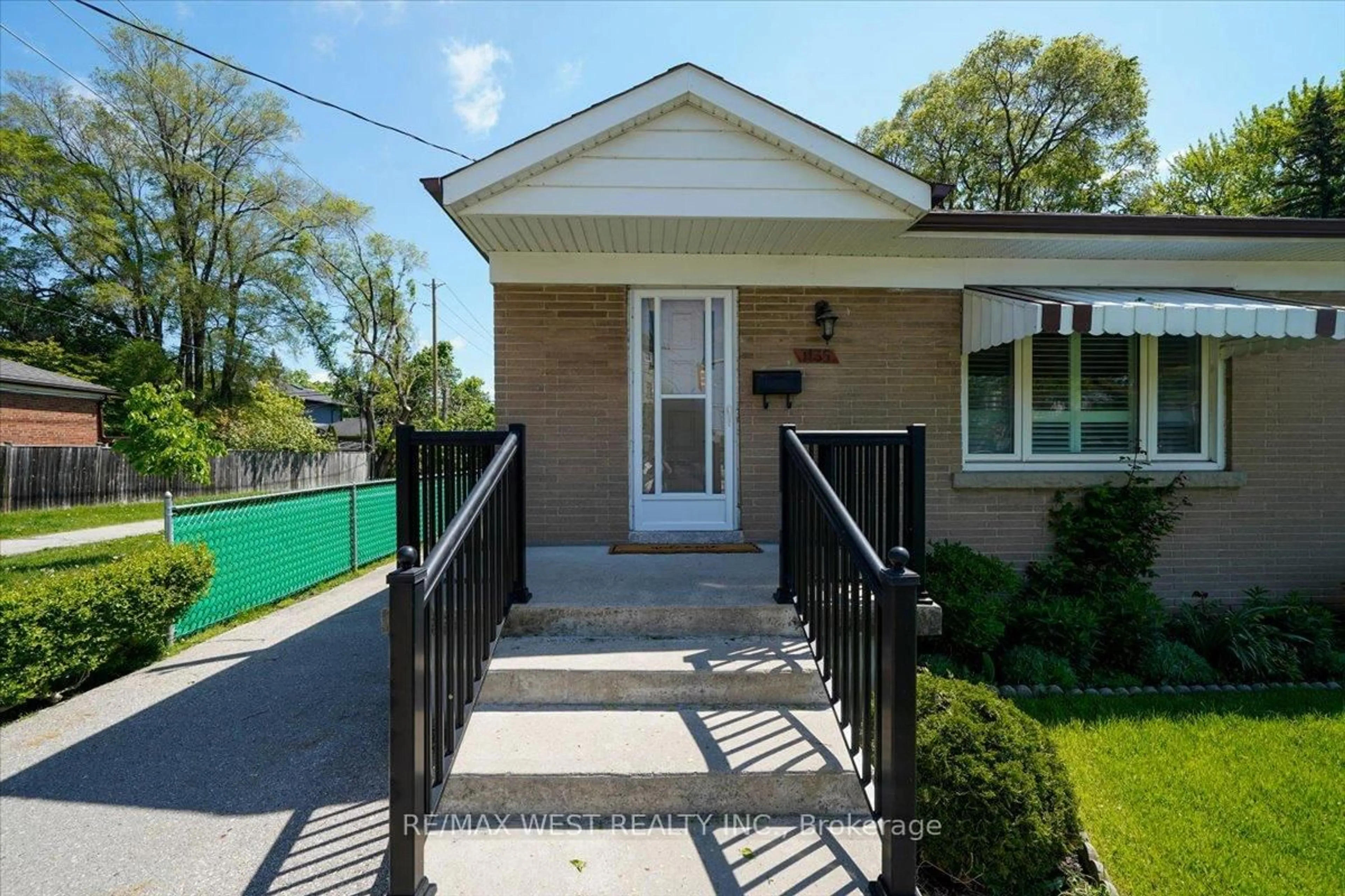 Unknown for 1135 Islington Ave, Toronto Ontario M8Z 4S3