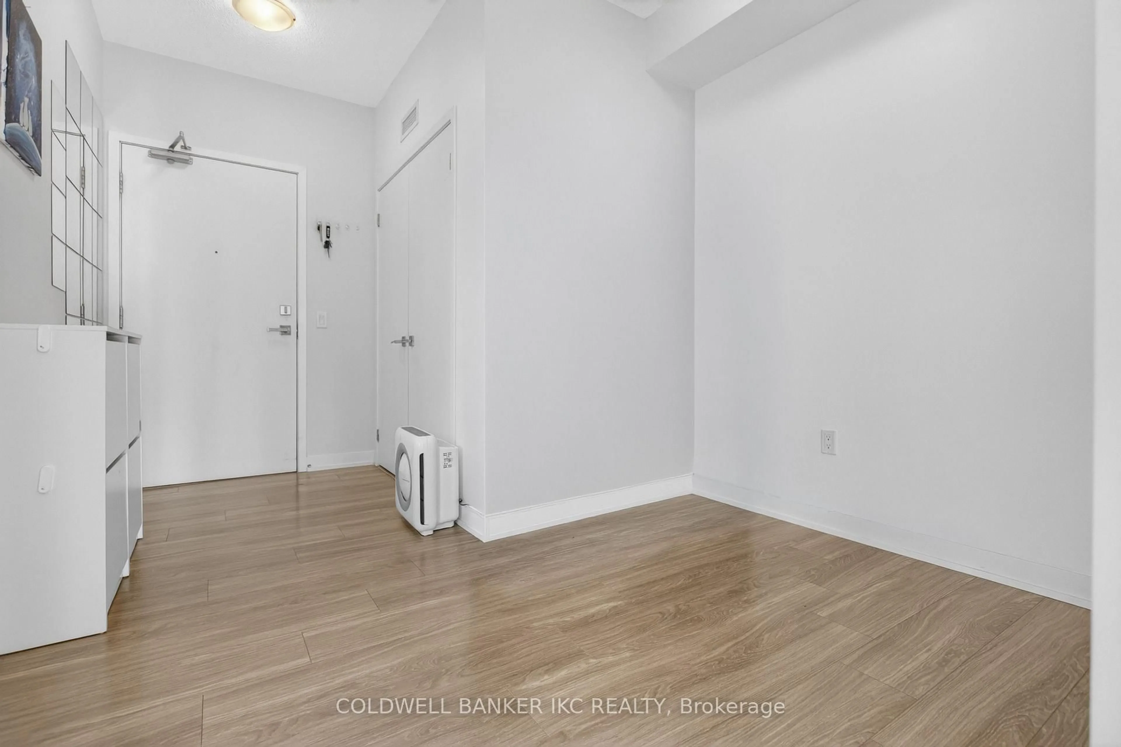 A pic of a room for 4055 Parkside Village Dr #2720, Mississauga Ontario L5B 0K8