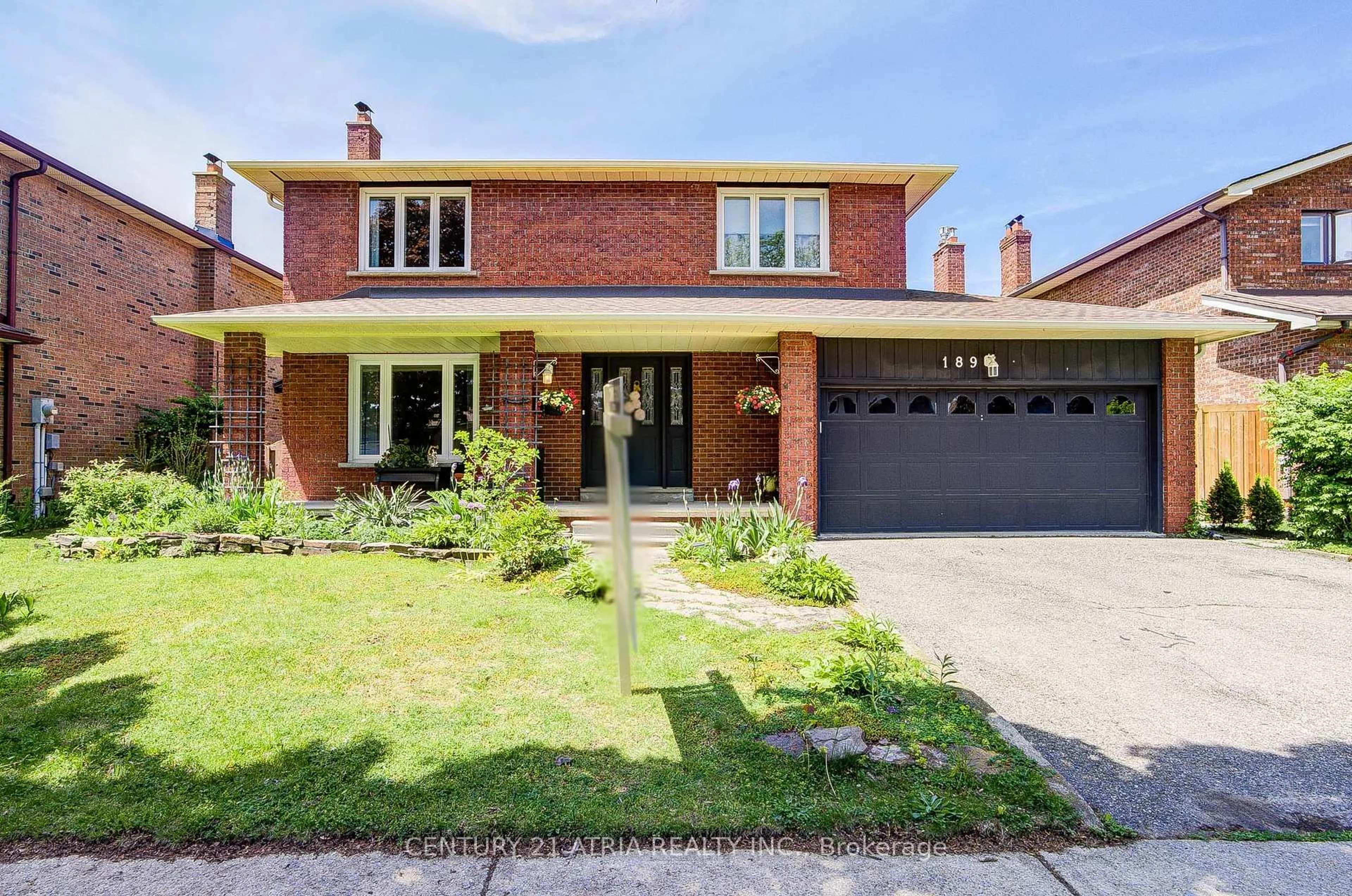 Home with brick exterior material, street for 189 Louis Dr, Mississauga Ontario L5B 2V5