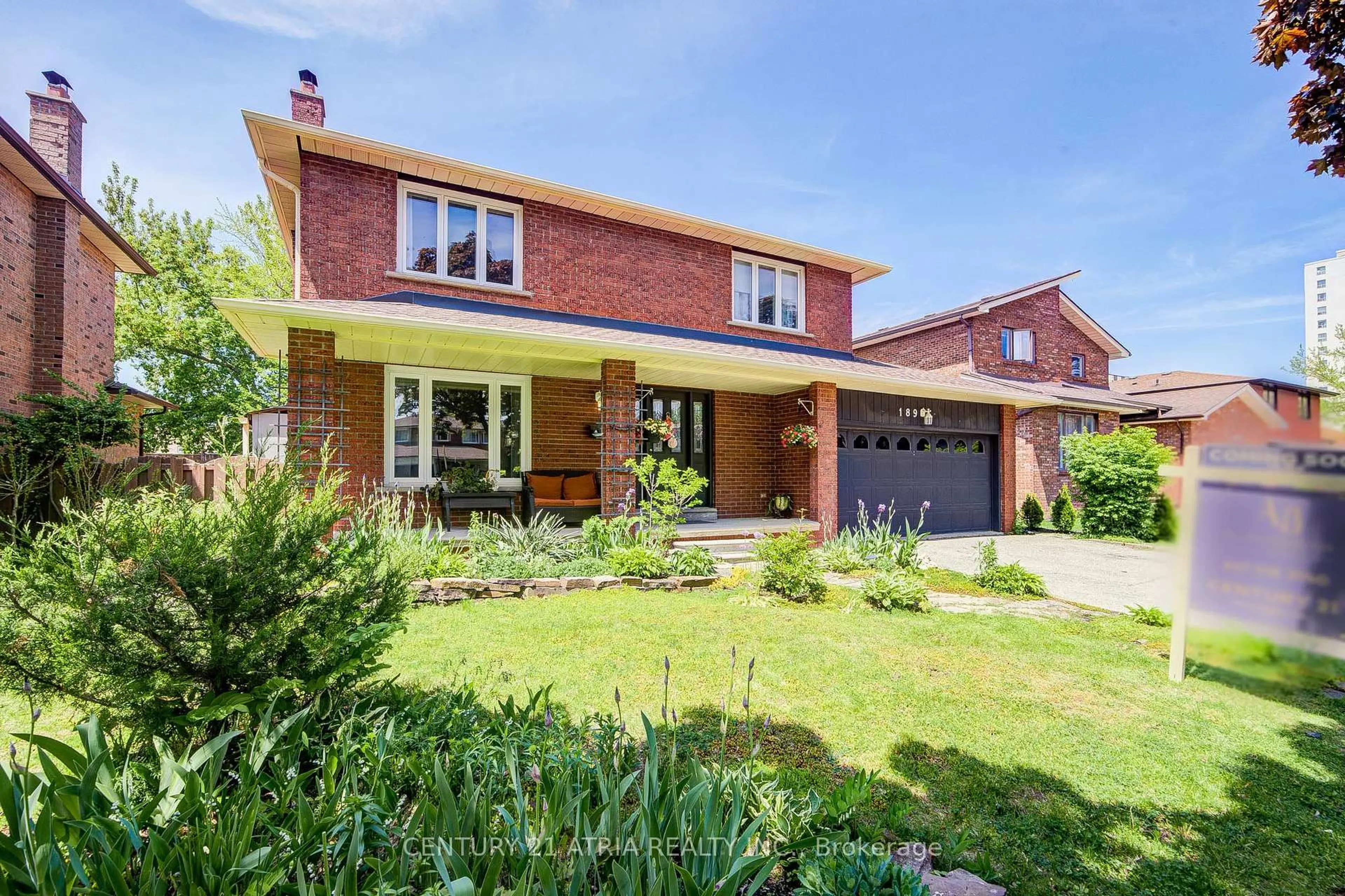 Home with brick exterior material, street for 189 Louis Dr, Mississauga Ontario L5B 2V5