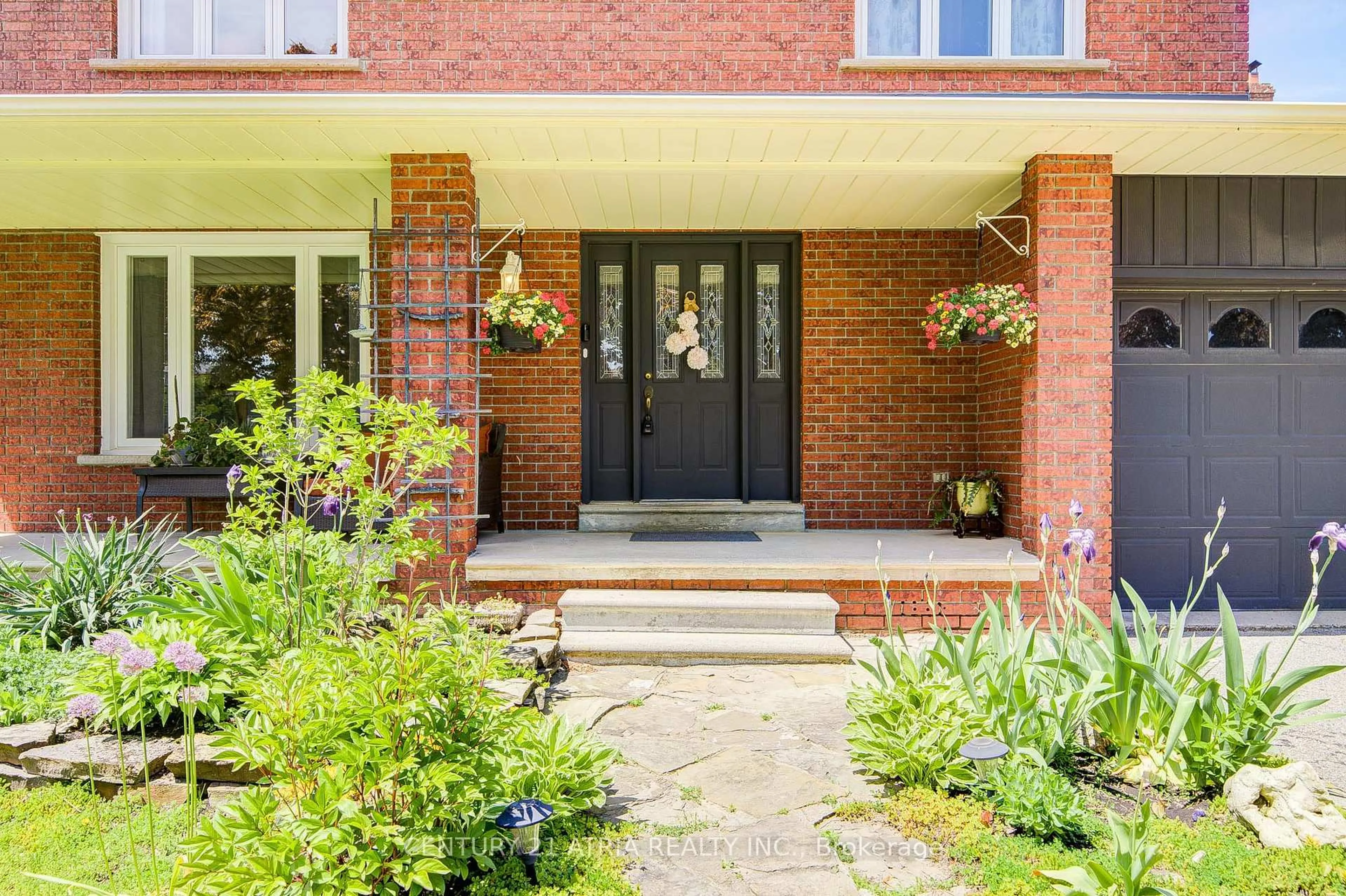 Home with brick exterior material, street for 189 Louis Dr, Mississauga Ontario L5B 2V5