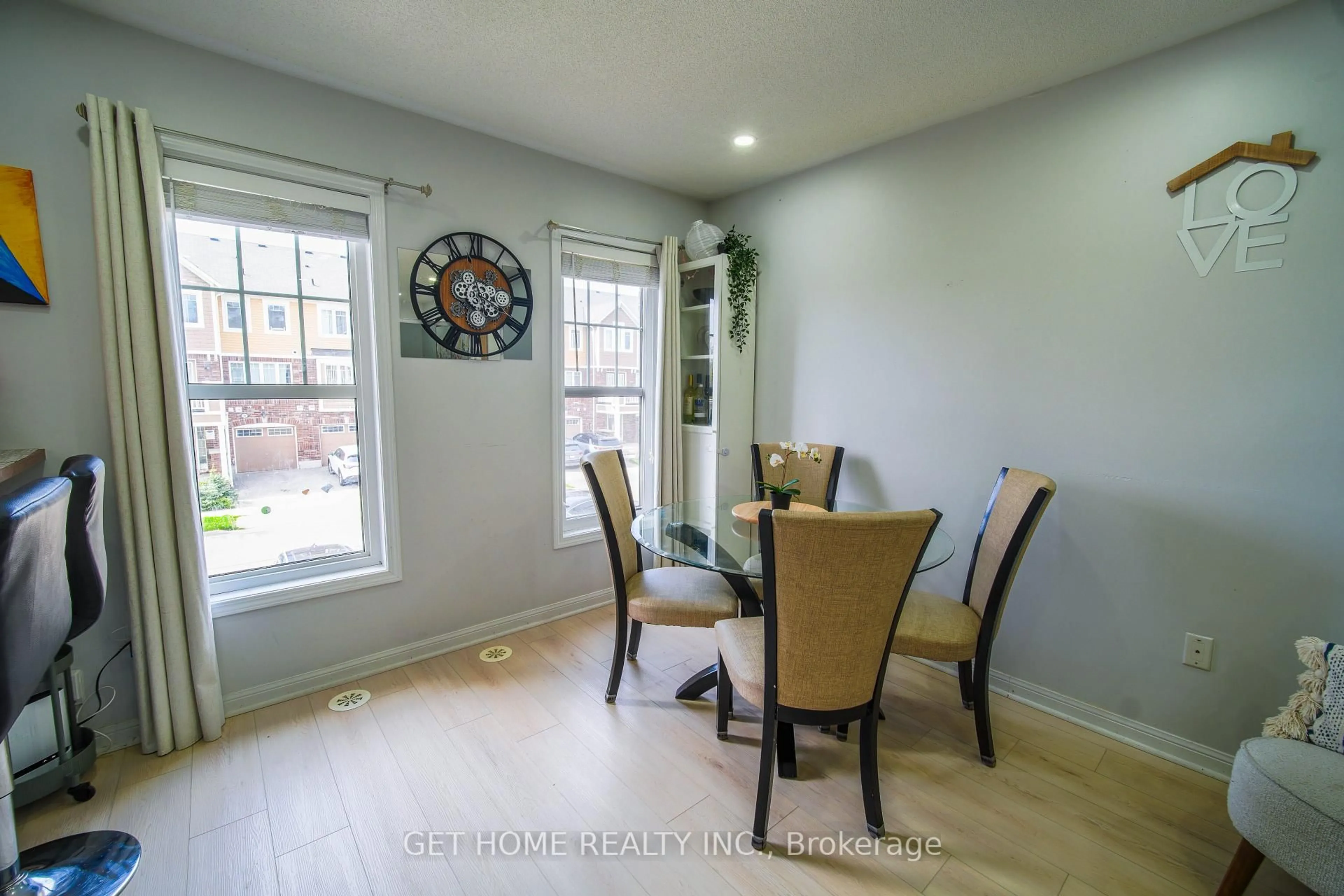 Dining room, unknown for 38 Suitor Crt, Milton Ontario L9T 8S1