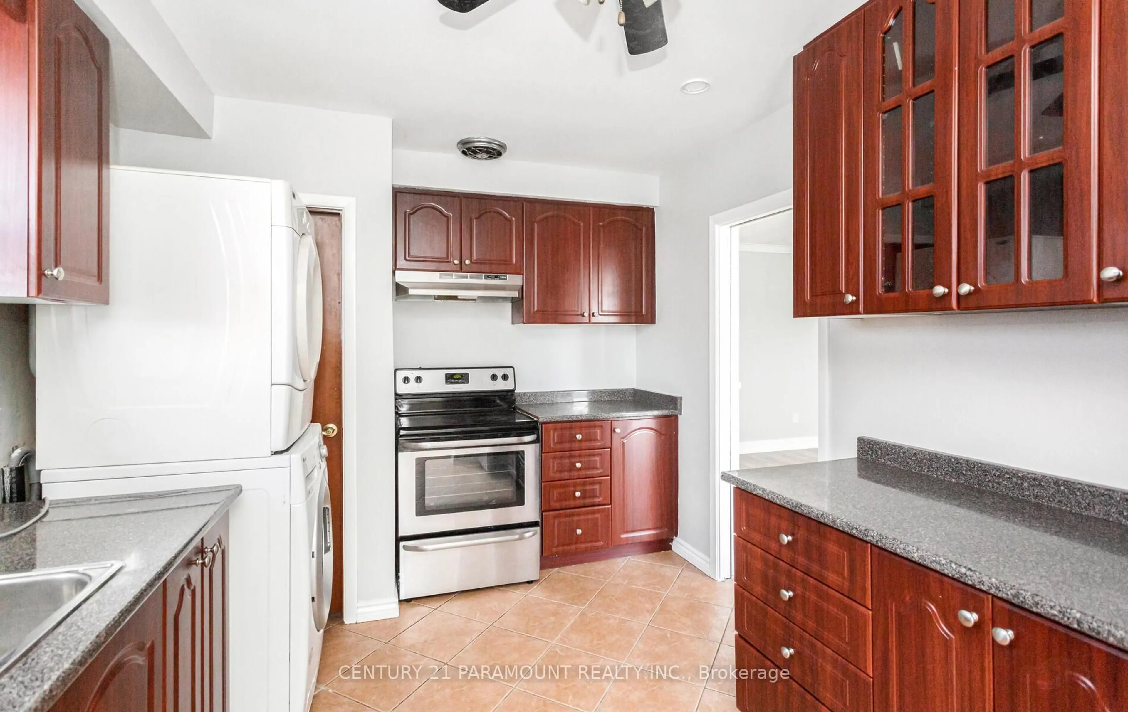 Standard kitchen, ceramic/tile floor for 39 Aloma Cres, Brampton Ontario L6T 2N8