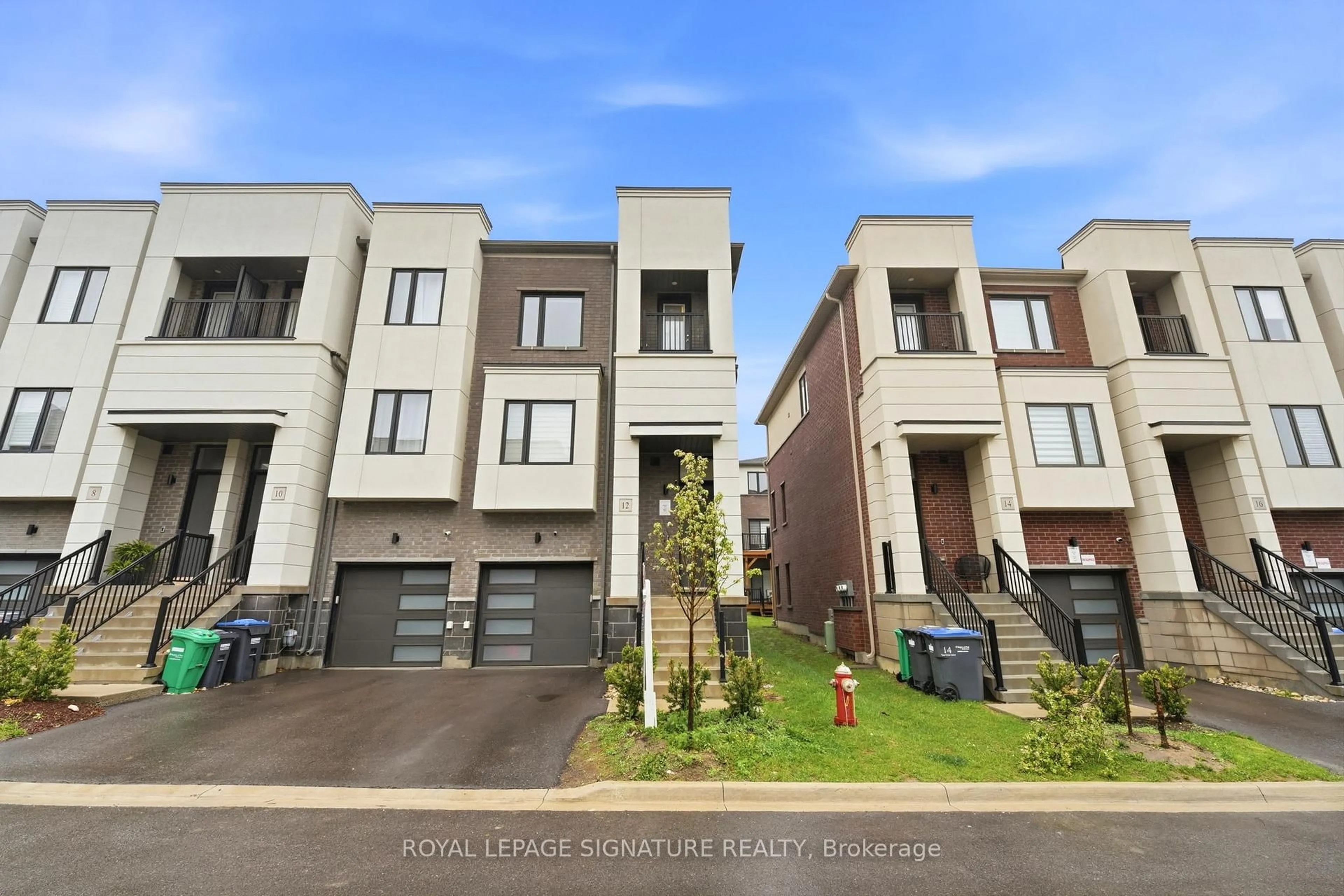 A pic from outside/outdoor area/front of a property/back of a property/a pic from drone, street for 12 Heathrow Lane, Caledon Ontario L7E 4M4