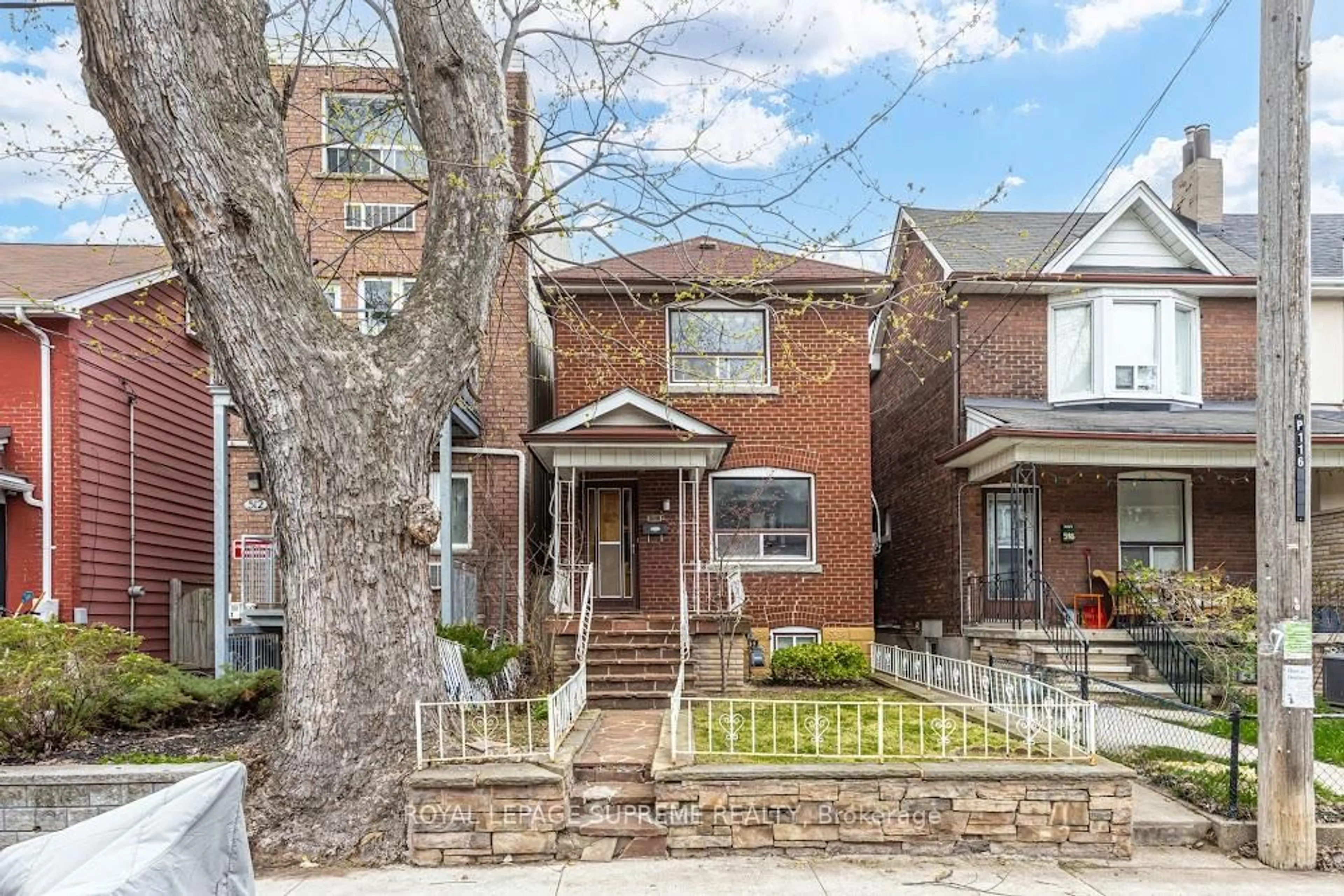 Home with brick exterior material, street for 514 Concord Ave, Toronto Ontario M6H 2P8