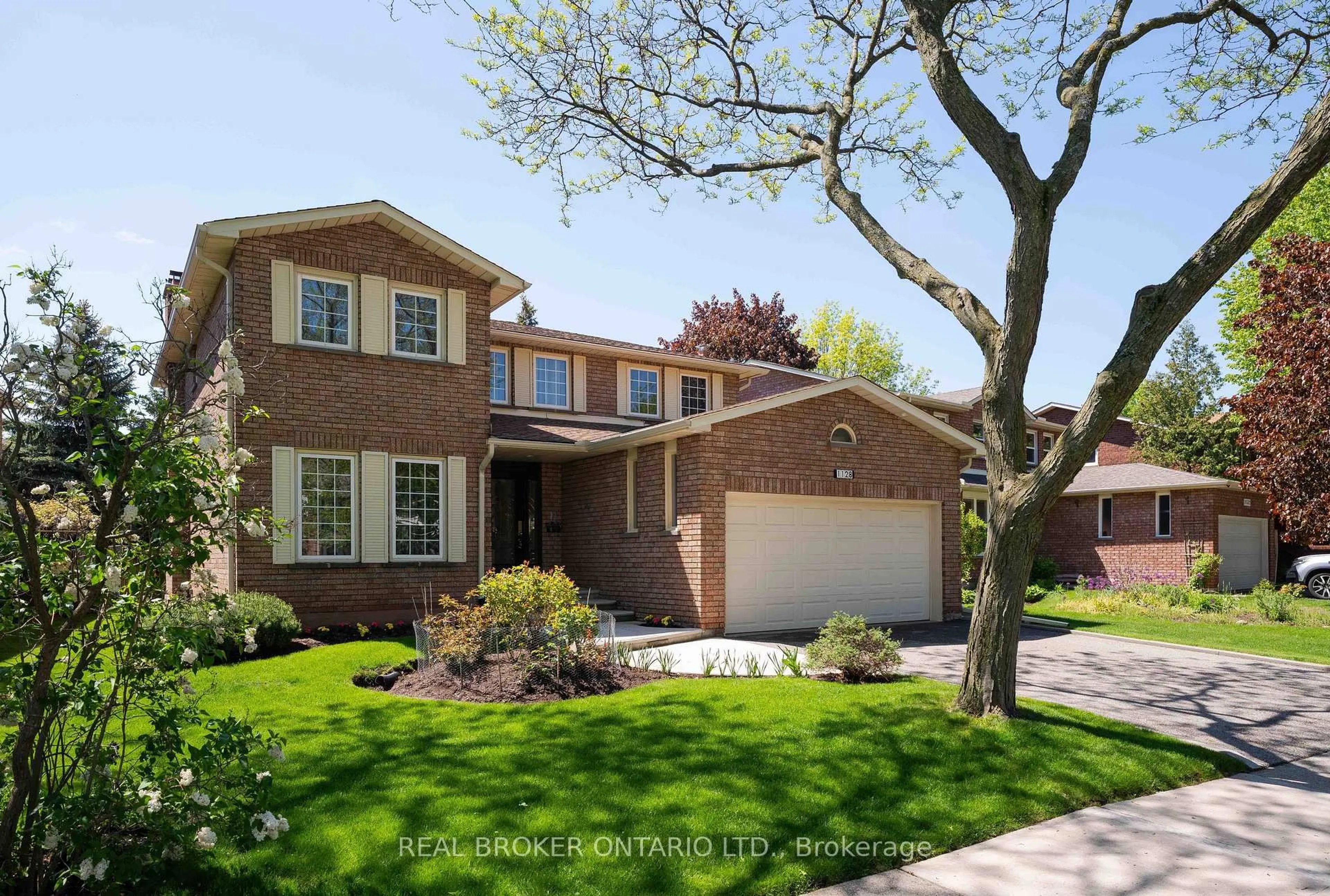 Home with brick exterior material, street for 1128 Mayfair Rd, Oakville Ontario L6M 1G8