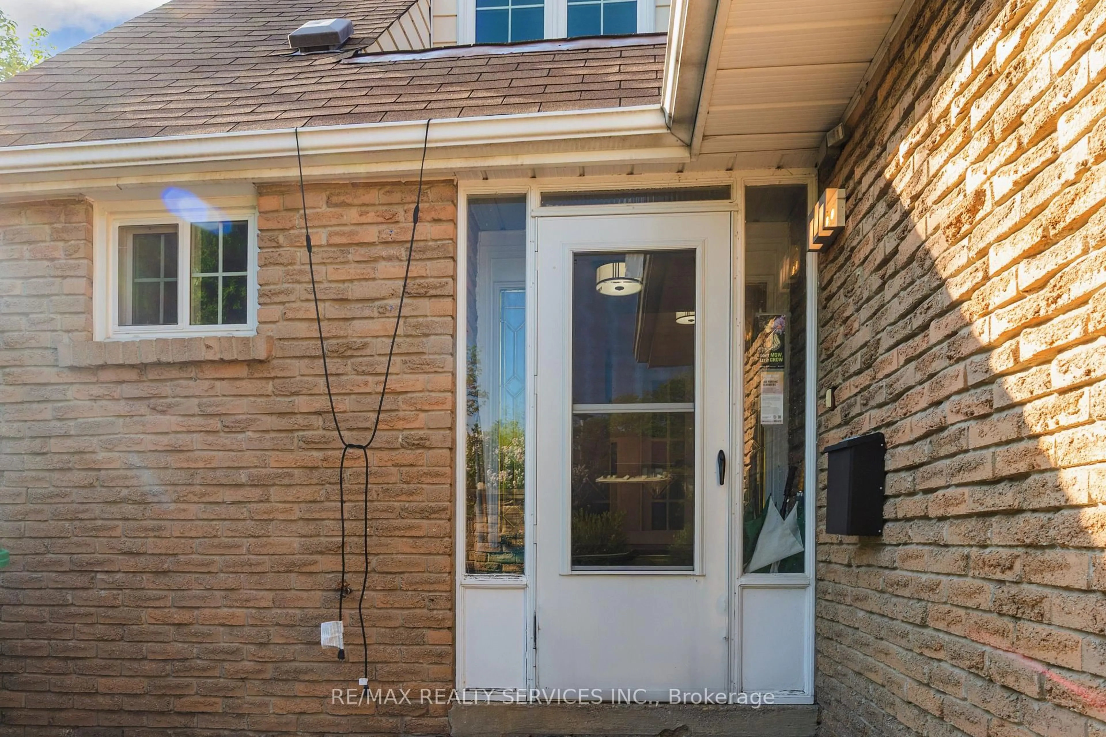 Unknown for 129 Salisbury Circ, Brampton Ontario L6V 2Z4