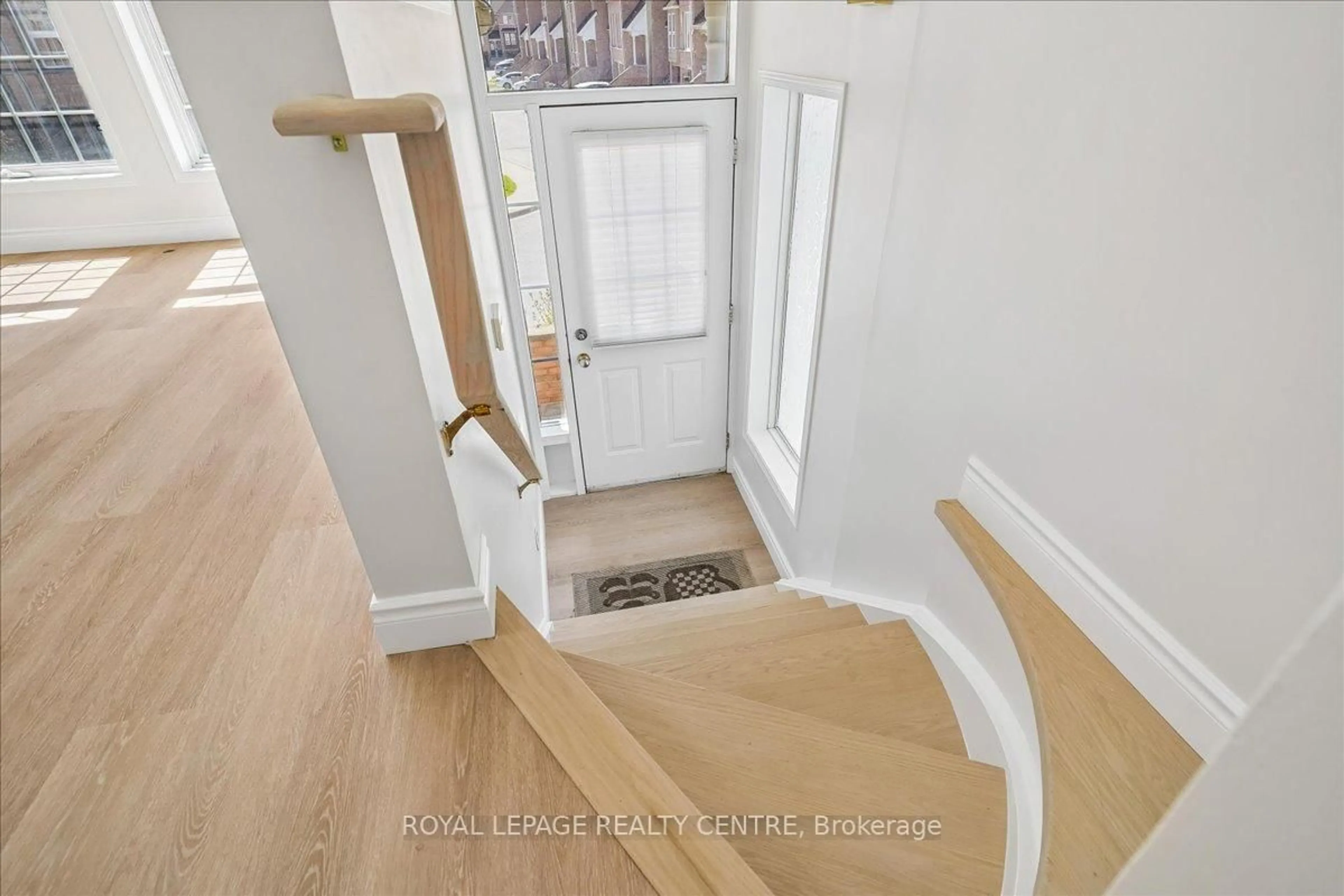 Unknown for 50 Strathaven Dr #110, Mississauga Ontario L5R 4E7
