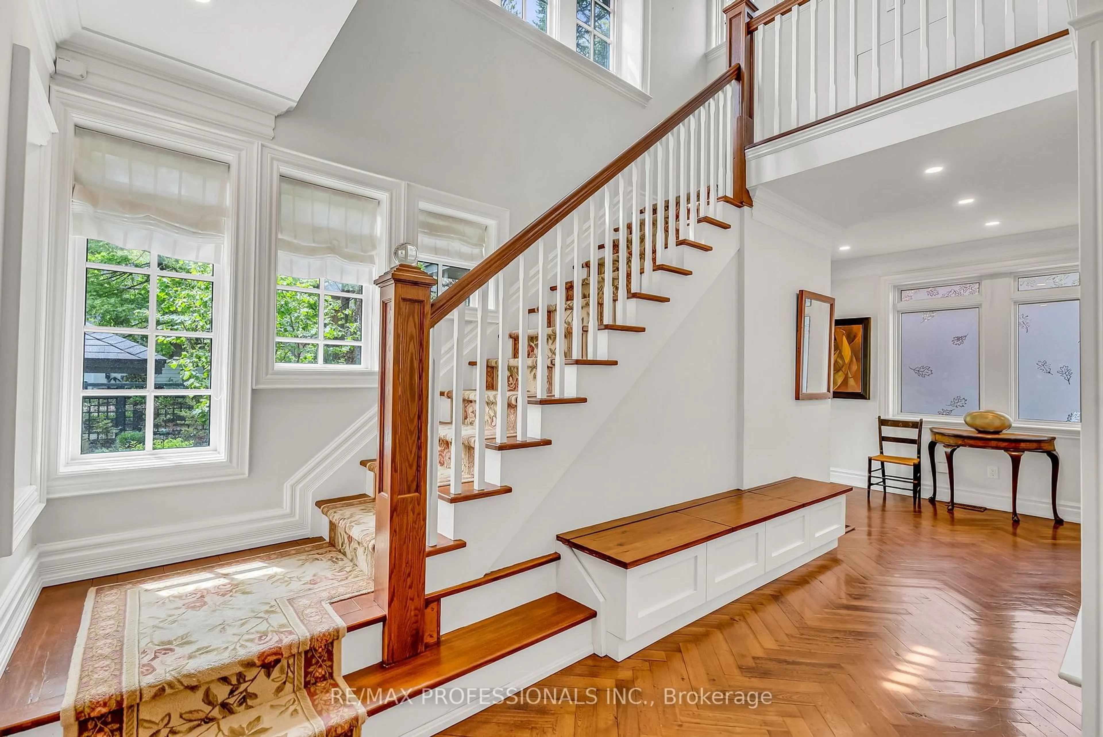 Stairs for 8 Wendigo Way, Toronto Ontario M6S 2T9