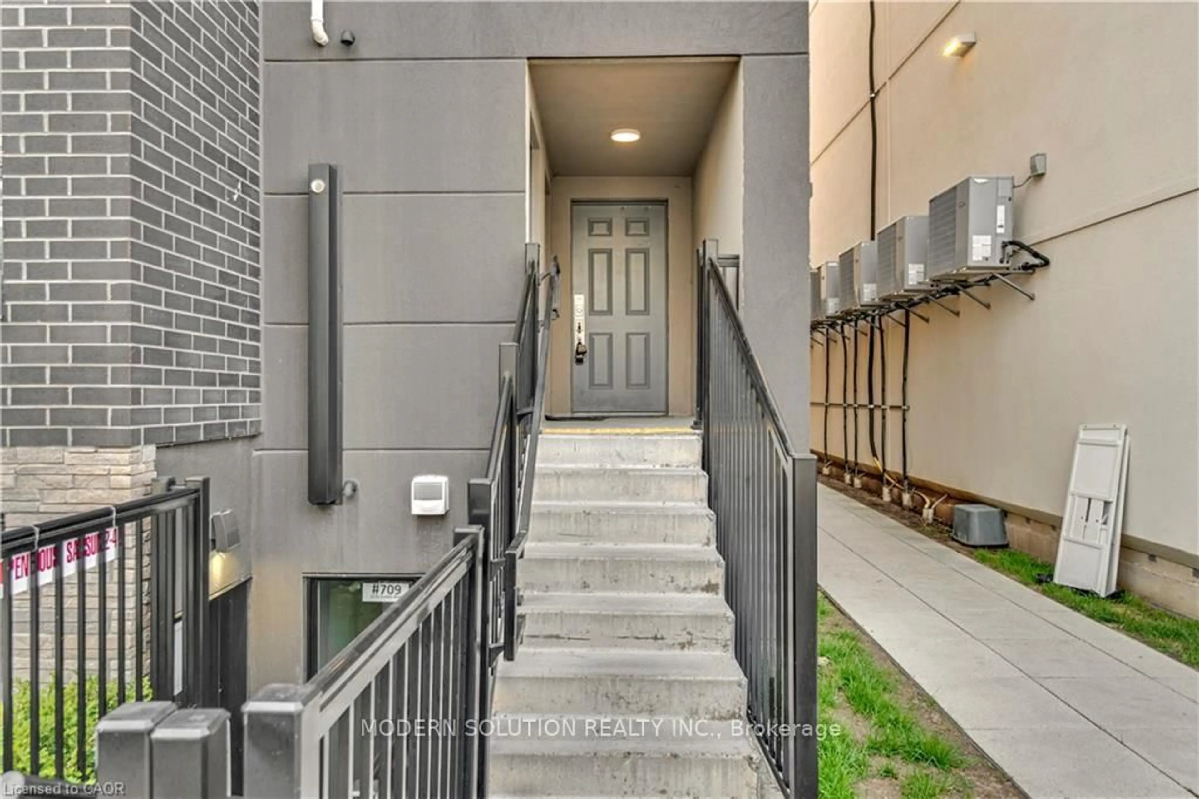Unknown for 1131 Cooke Blvd #712, Burlington Ontario L7T 0C3