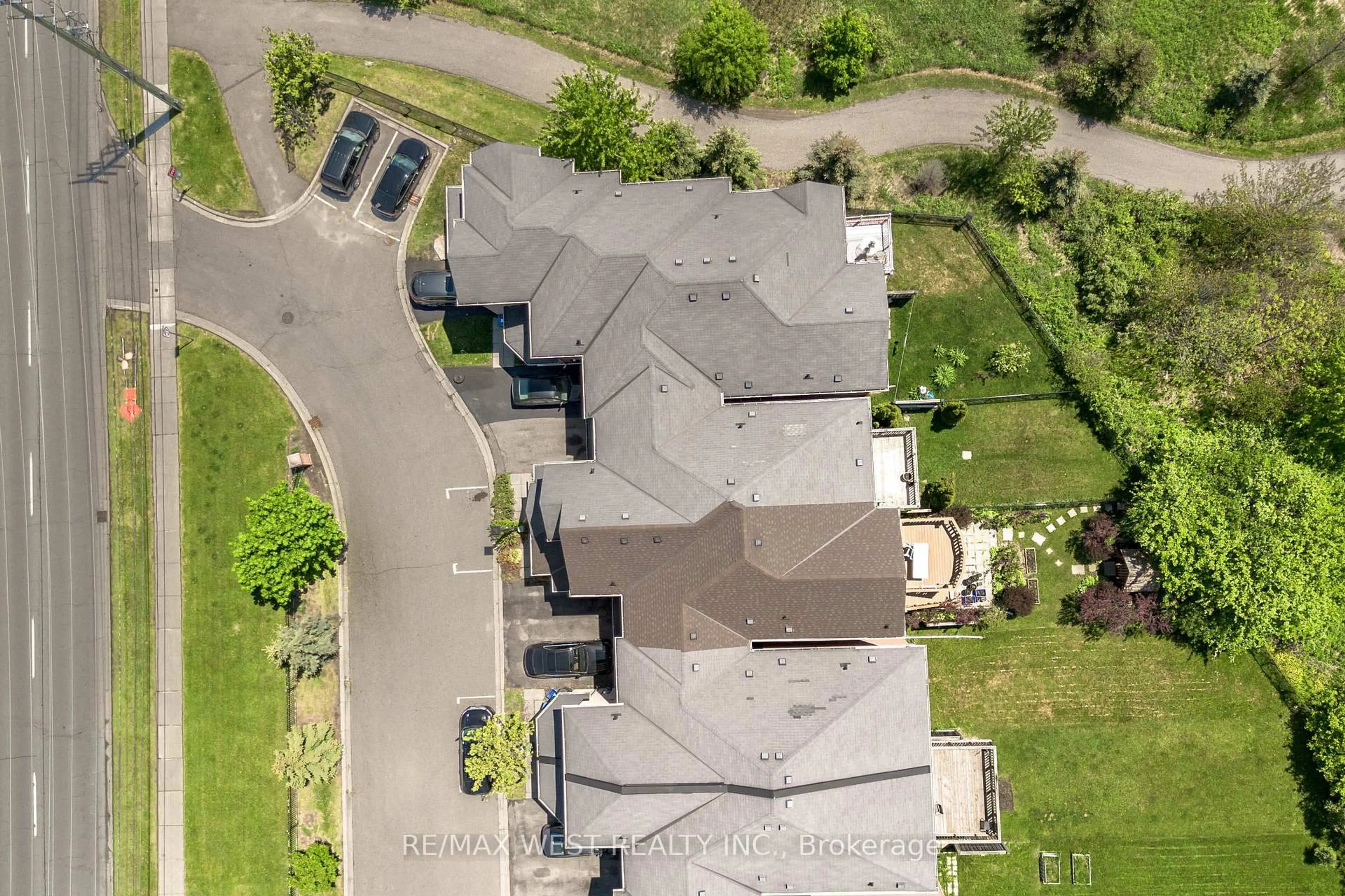 A pic from outside/outdoor area/front of a property/back of a property/a pic from drone, street for 9704 Mclaughlin Rd #3, Brampton Ontario L6X 0T8