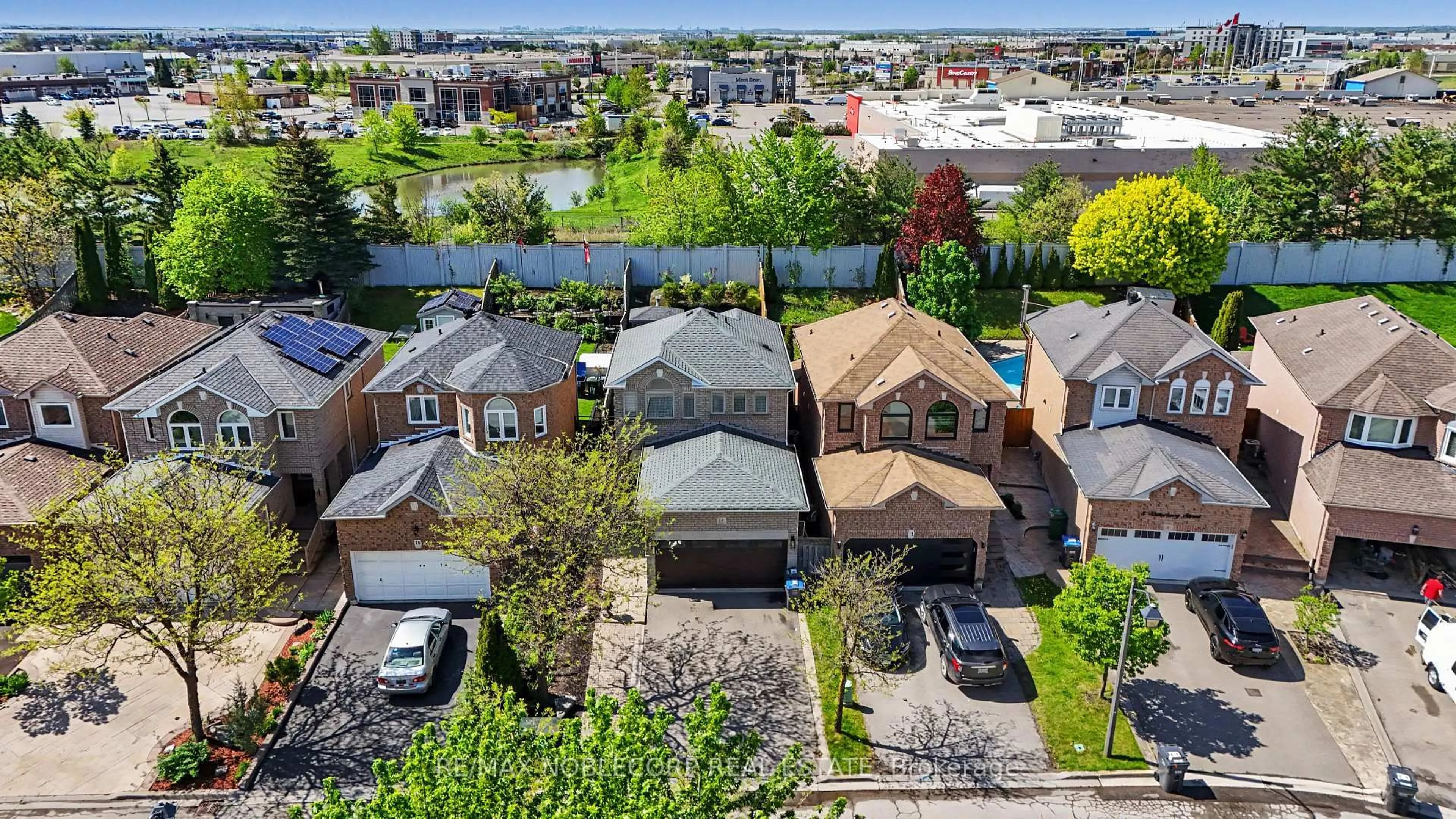 A pic from outside/outdoor area/front of a property/back of a property/a pic from drone, street for 12 Waterbury St, Caledon Ontario L7E 1X2
