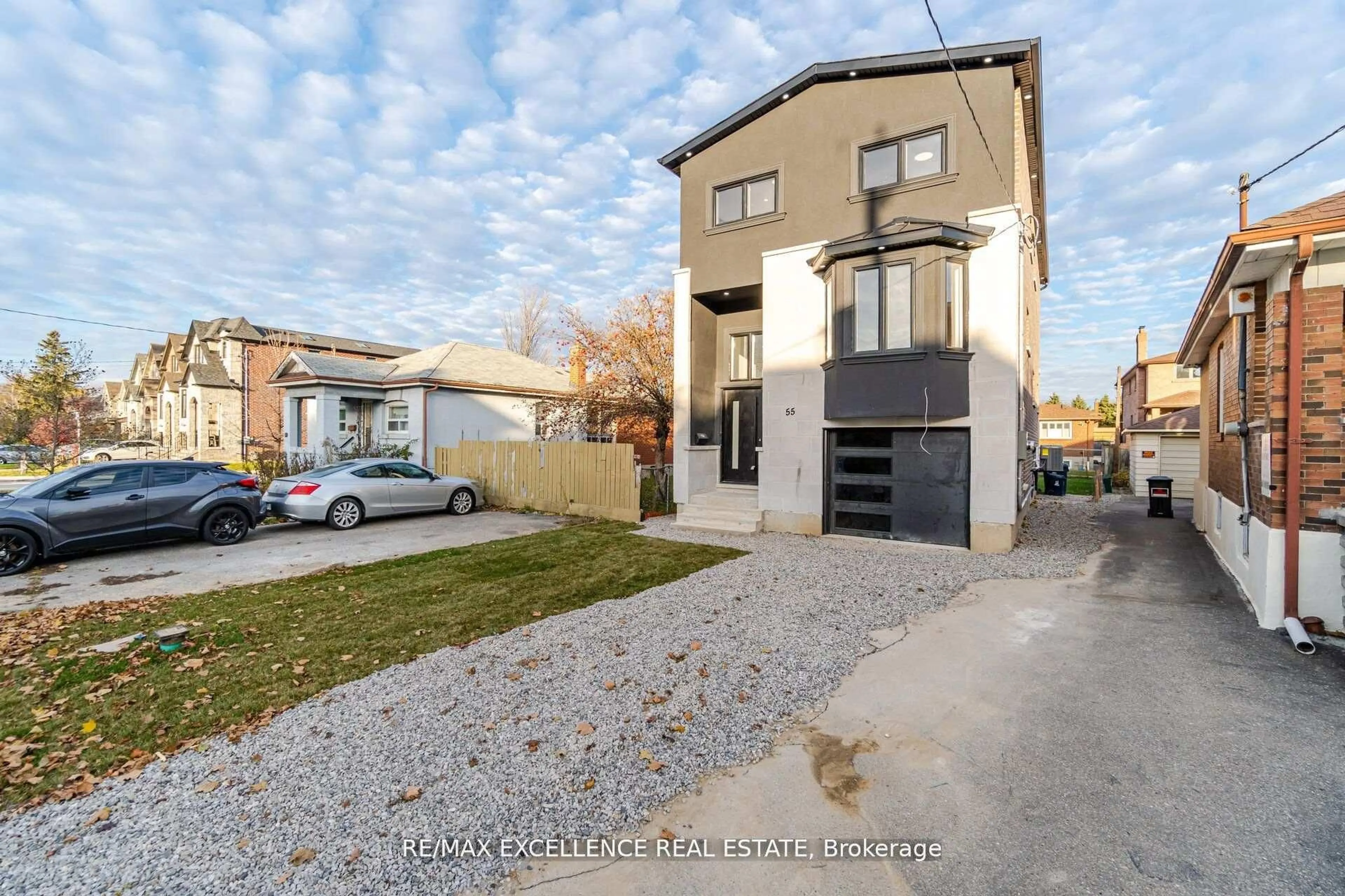 Unknown for 55 Renfield St, Toronto Ontario M6M 4V5