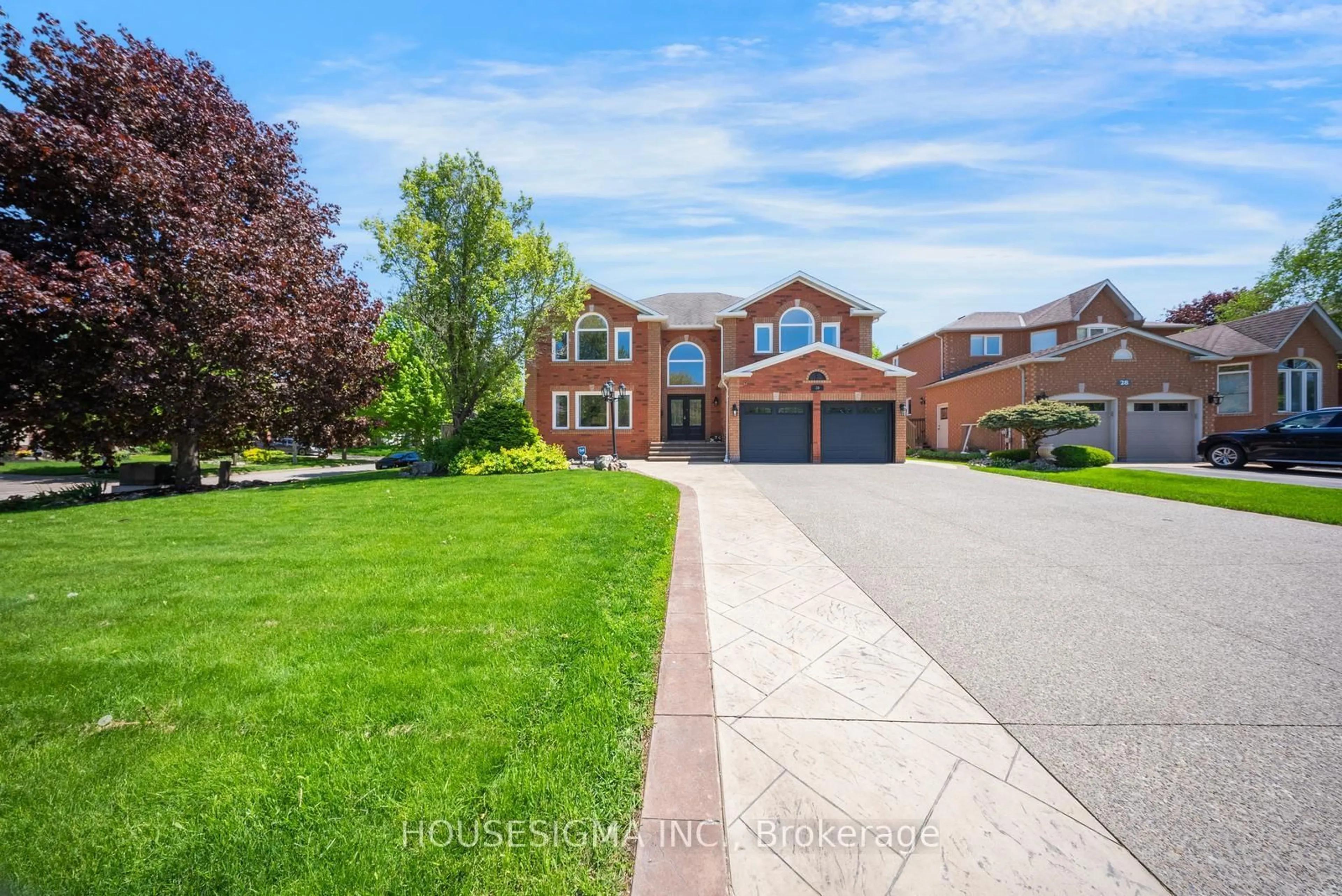 A pic from outside/outdoor area/front of a property/back of a property/a pic from drone, street for 30 Gooderham Dr, Halton Hills Ontario L7G 5R6