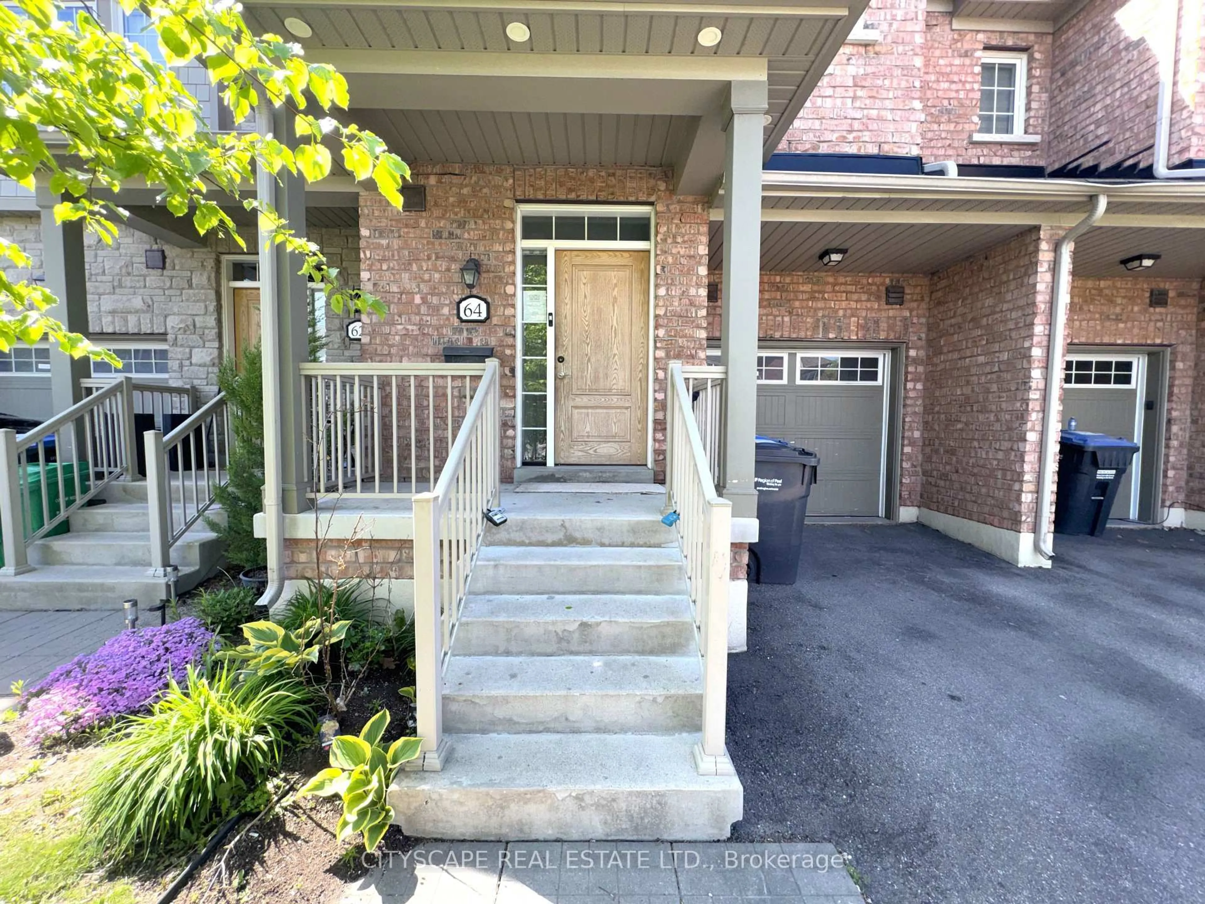 Indoor entryway for 64 Honeyview Tr, Brampton Ontario L6P 4A4
