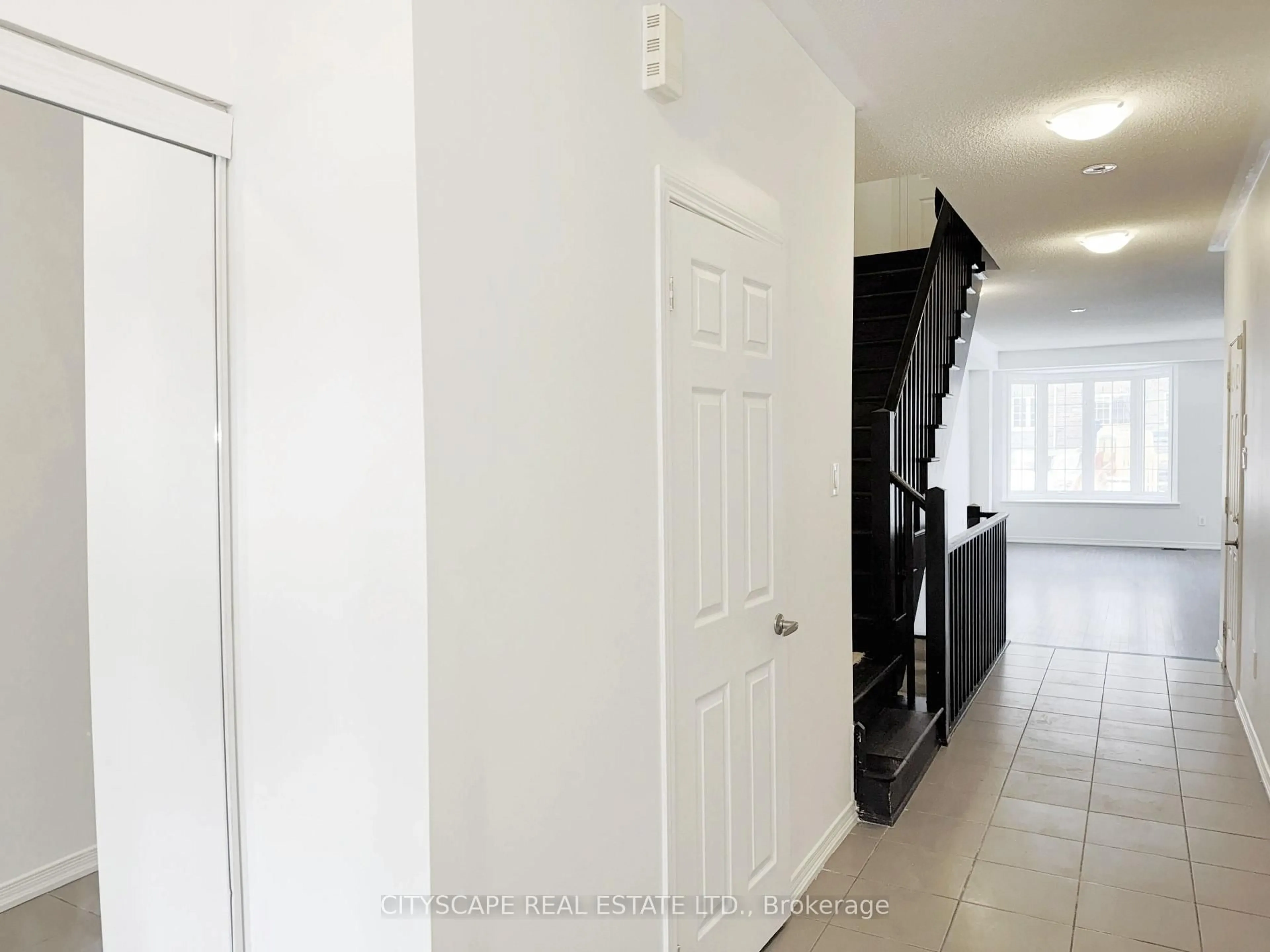 Indoor entryway for 64 Honeyview Tr, Brampton Ontario L6P 4A4