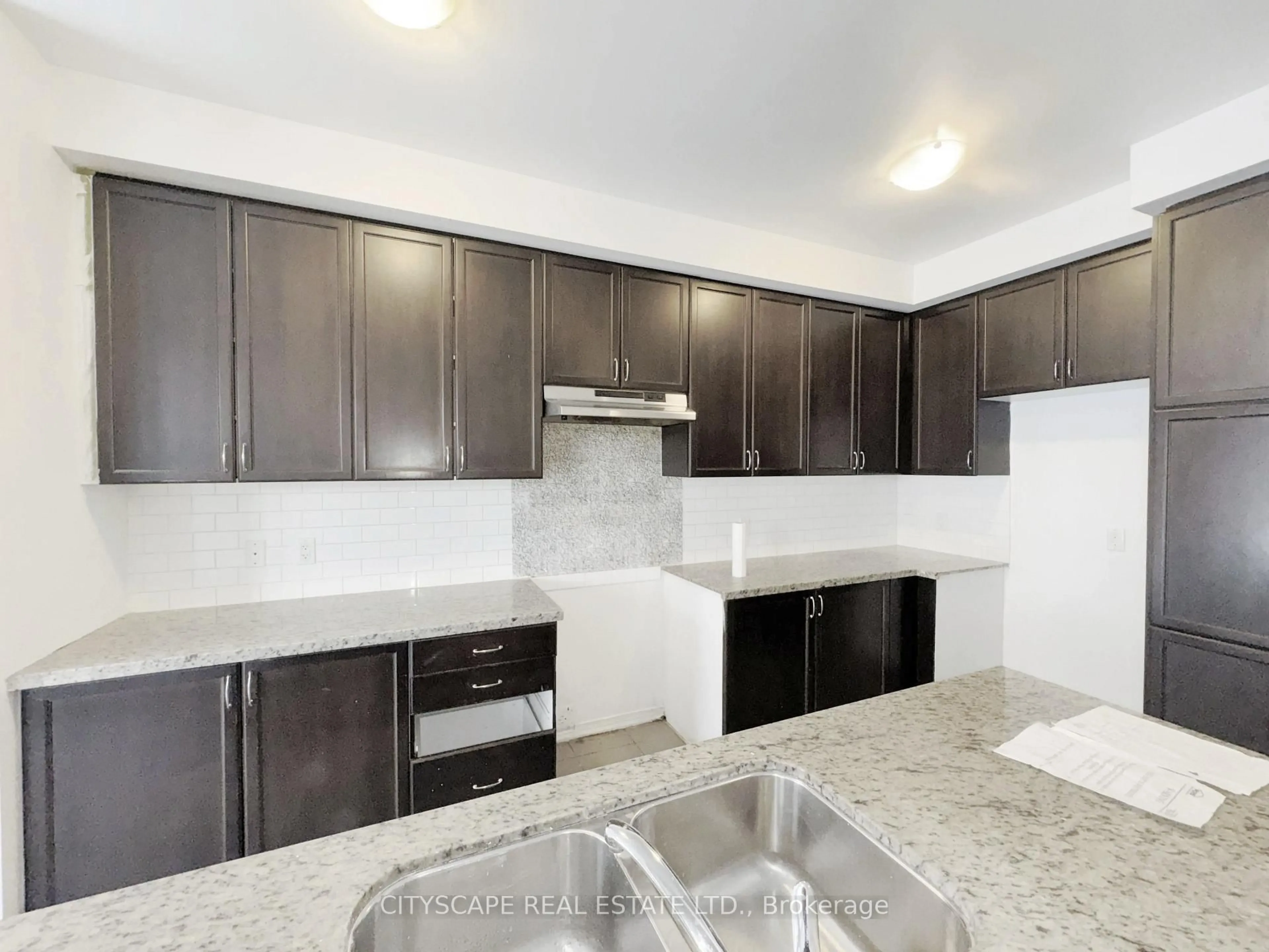 Open concept kitchen, ceramic/tile floor for 64 Honeyview Tr, Brampton Ontario L6P 4A4