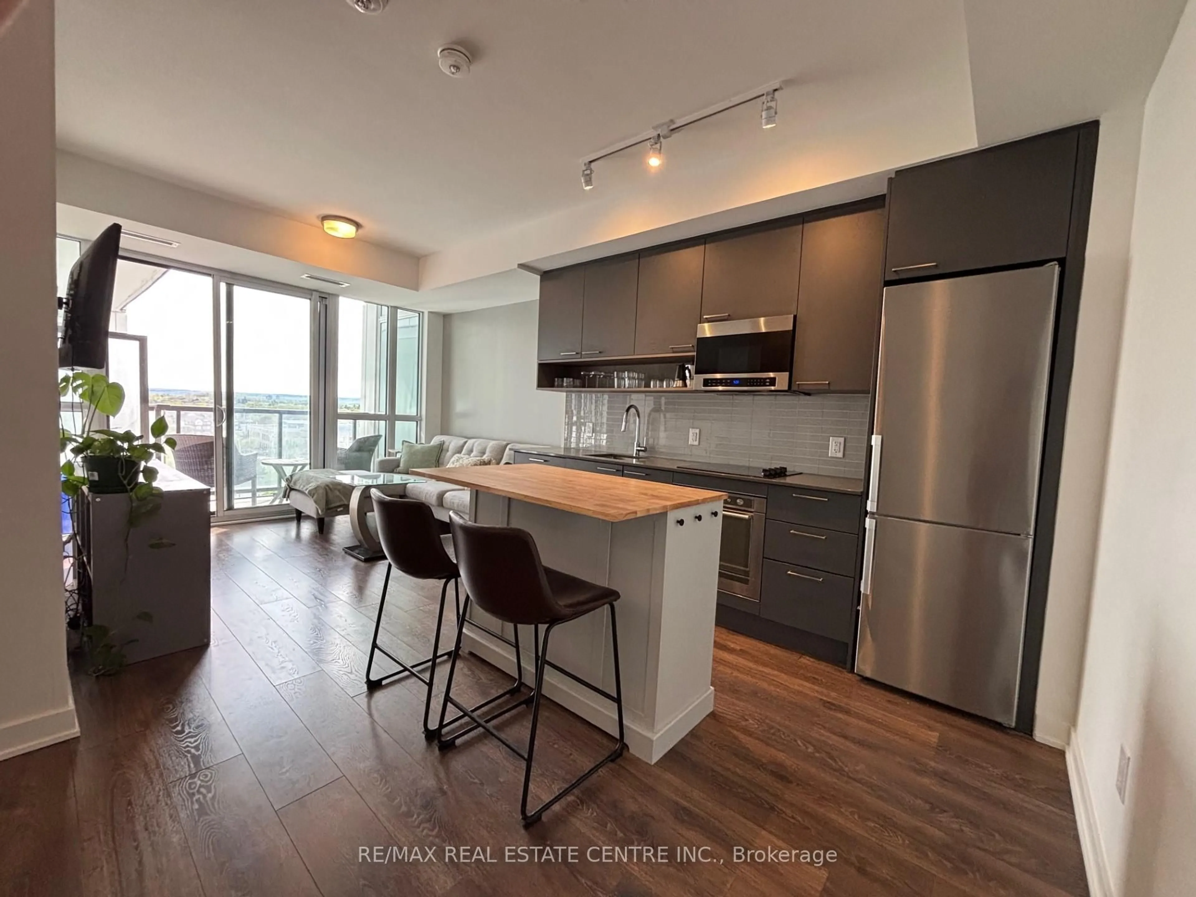 Open concept kitchen, unknown for 3005 Pine Glen Rd #501, Oakville Ontario L6M 4J3