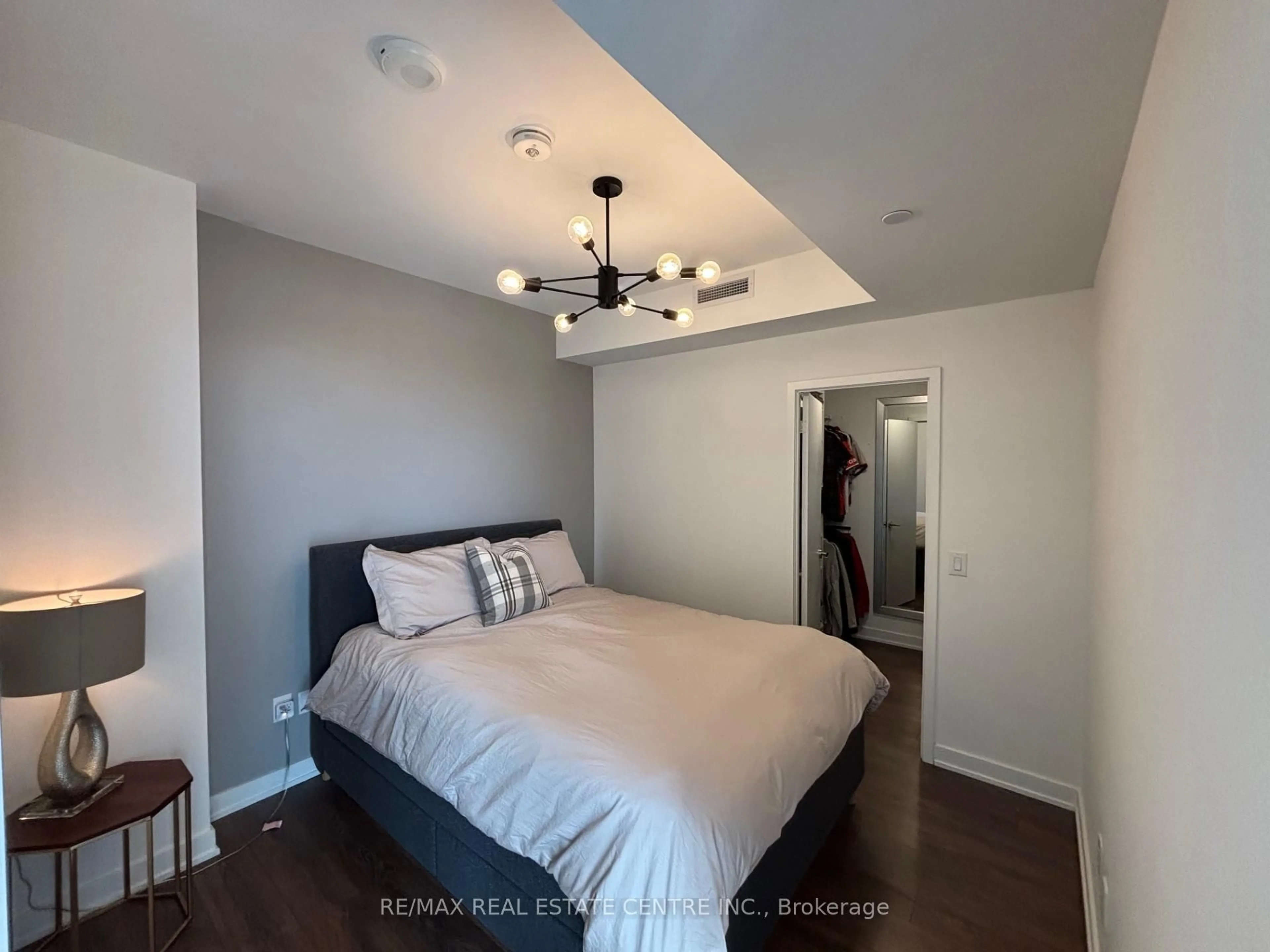 Bedroom with bed, unknown for 3005 Pine Glen Rd #501, Oakville Ontario L6M 4J3