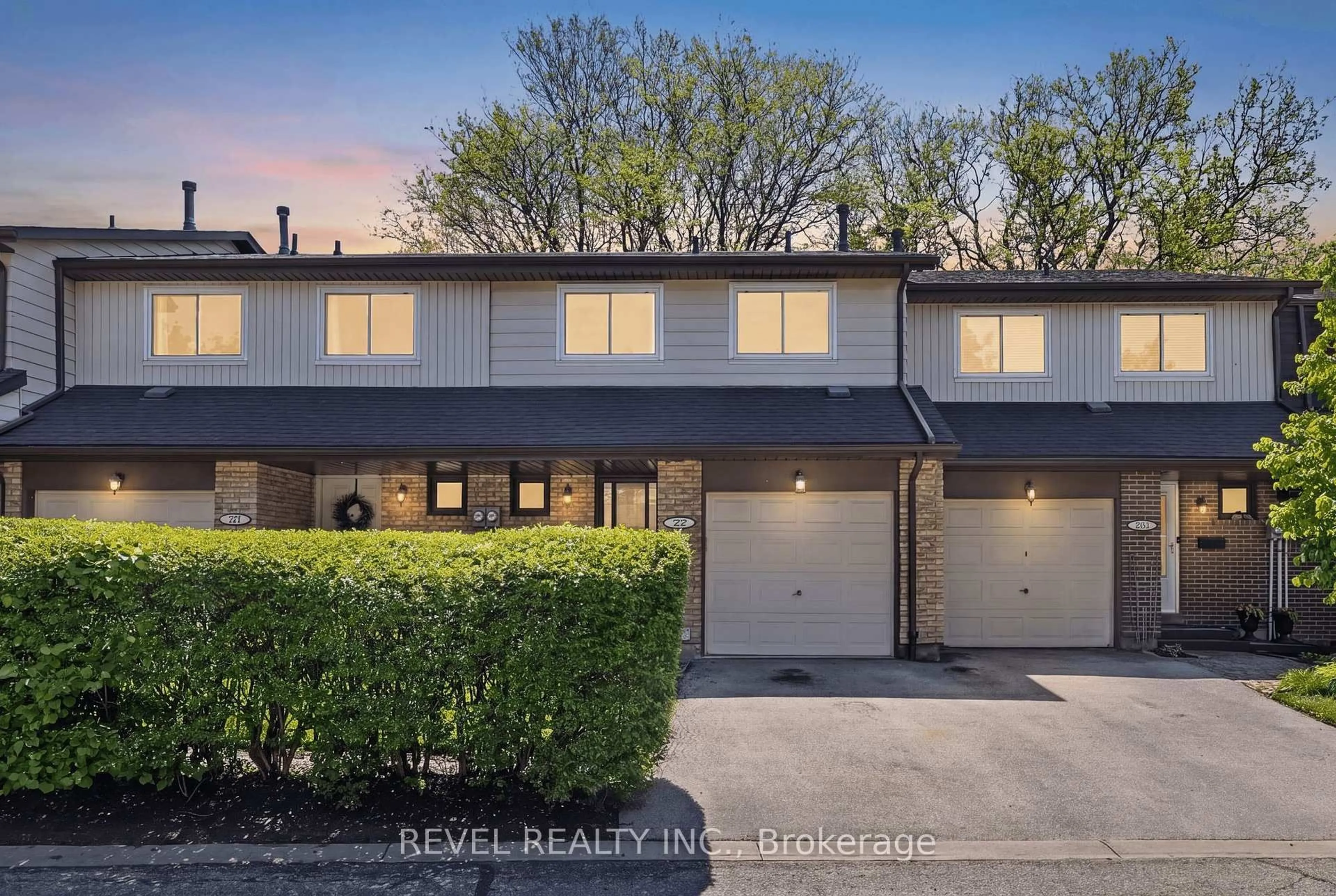 A pic from outside/outdoor area/front of a property/back of a property/a pic from drone, street for 481 Pitfield Rd #22, Milton Ontario L9T 3J5