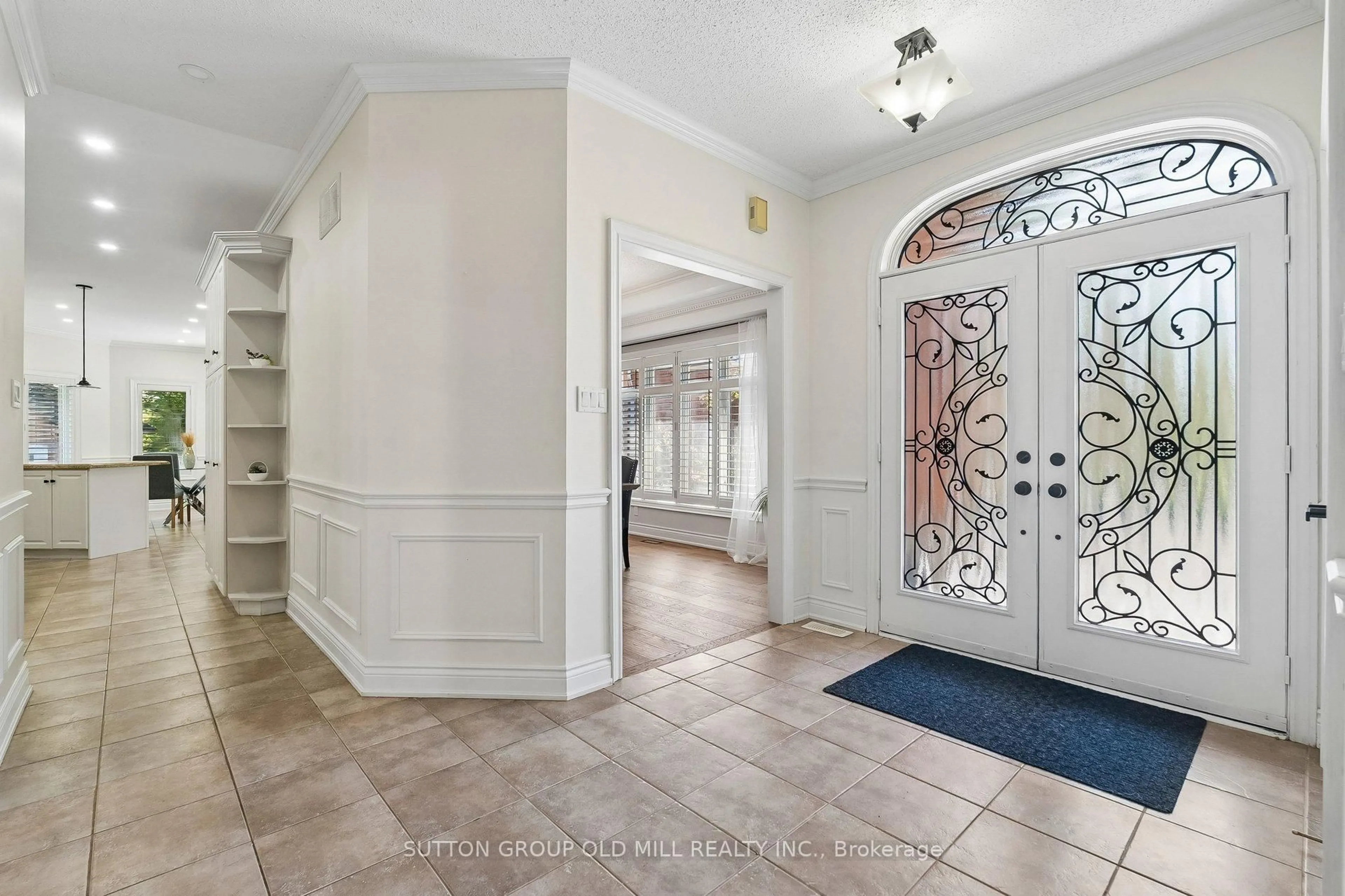Indoor entryway for 7 Rolling Meadow Dr, Caledon Ontario L7K 0N2