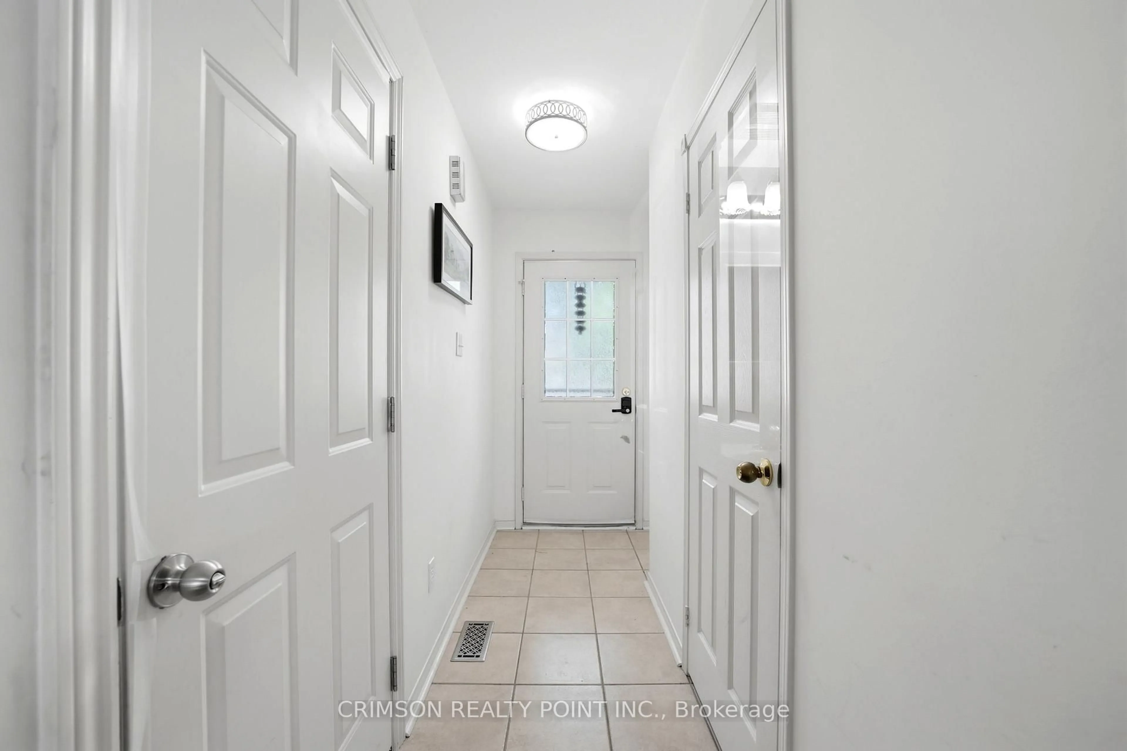 Indoor entryway for 42 Dawson Cres, Milton Ontario L9T 5H9