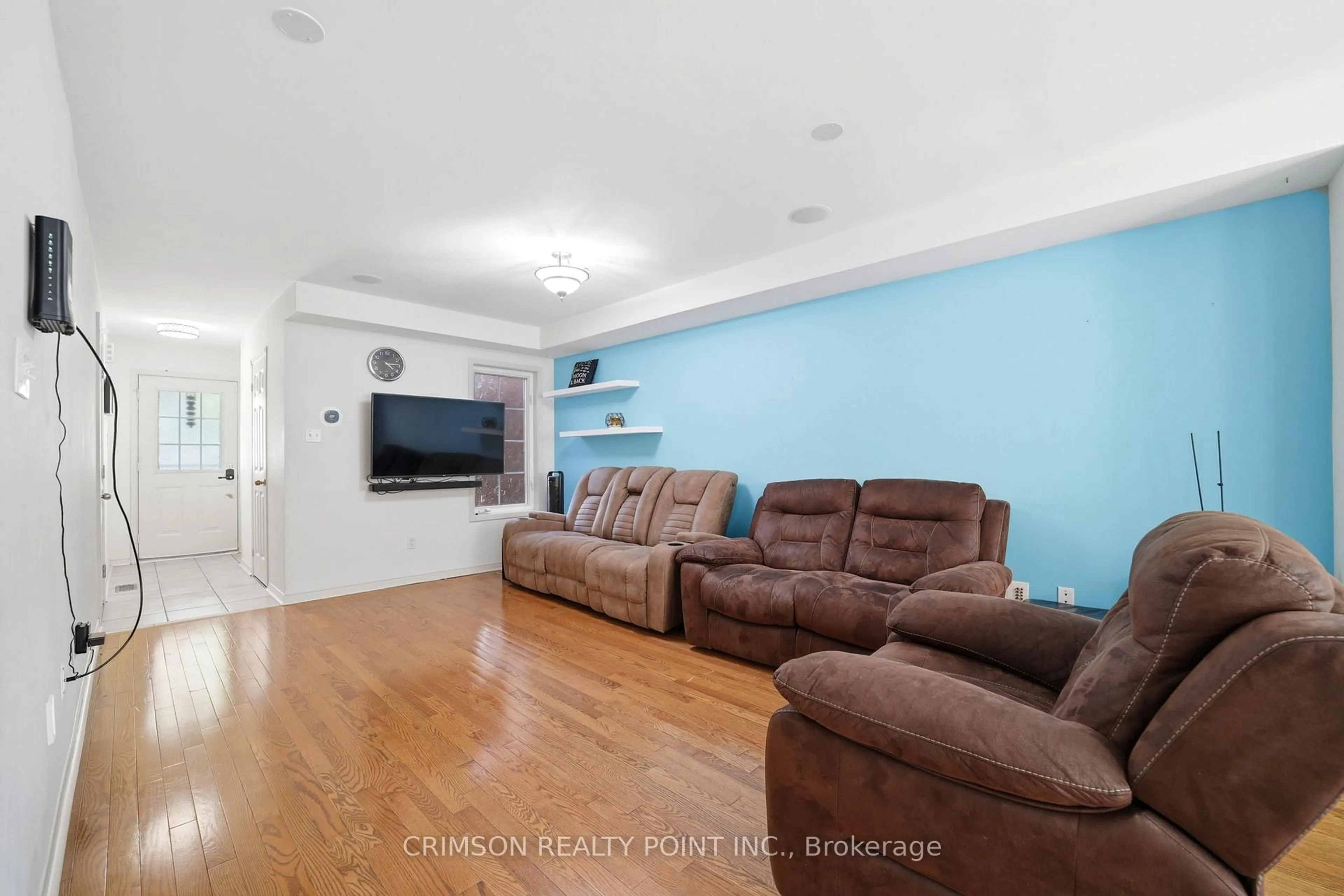 Living room with furniture, unknown for 42 Dawson Cres, Milton Ontario L9T 5H9