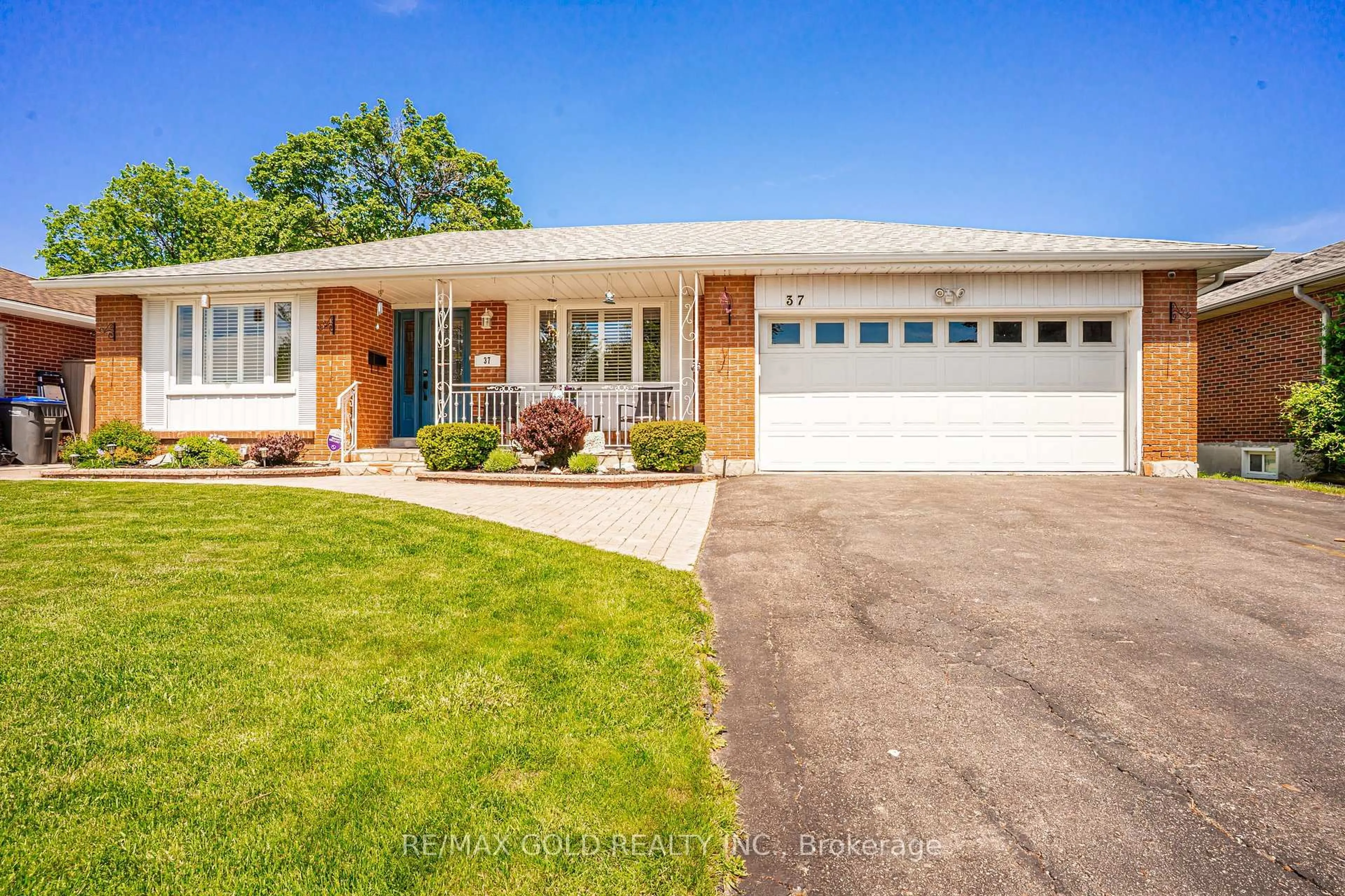 Home with brick exterior material, street for 37 Devonshire Dr, Brampton Ontario L6T 3G5