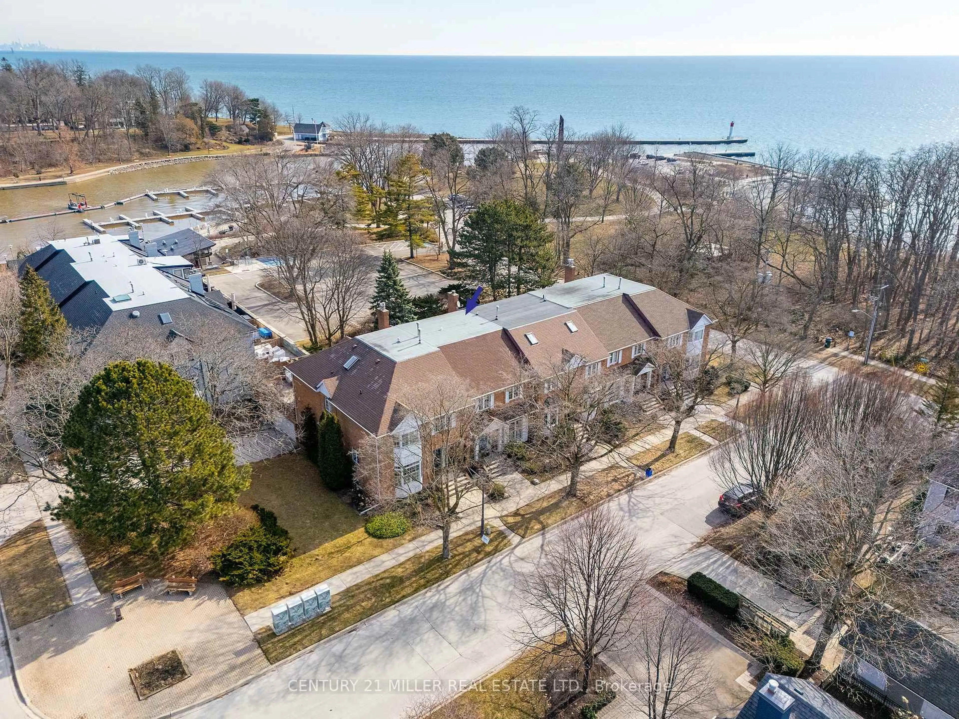 A pic from outside/outdoor area/front of a property/back of a property/a pic from drone, water/lake/river/ocean view for 23 Chisholm St, Oakville Ontario L6K 3W2