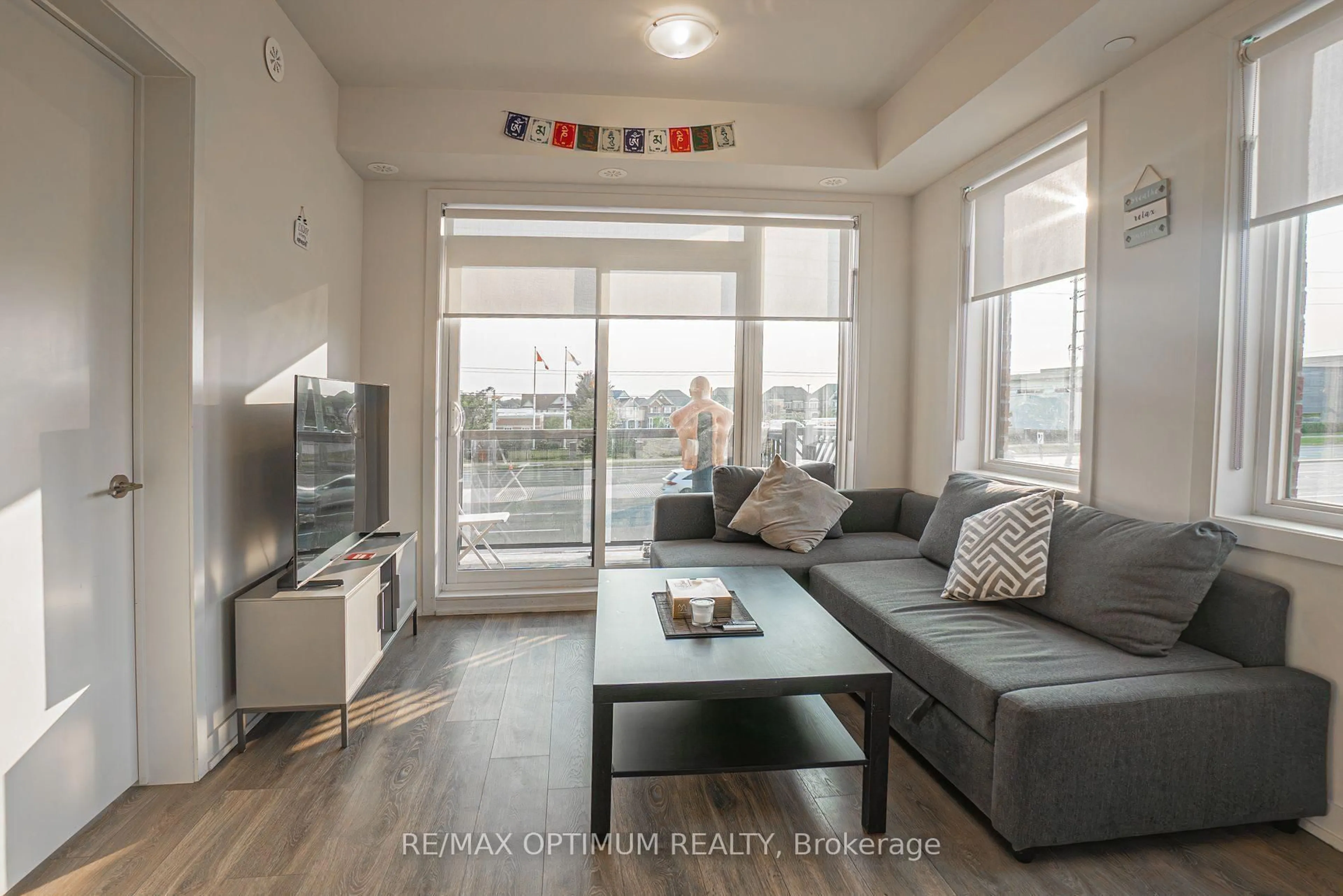 Living room with furniture, unknown for 62 Sky Harbour Dr #213, Brampton Ontario L6Y 6J2