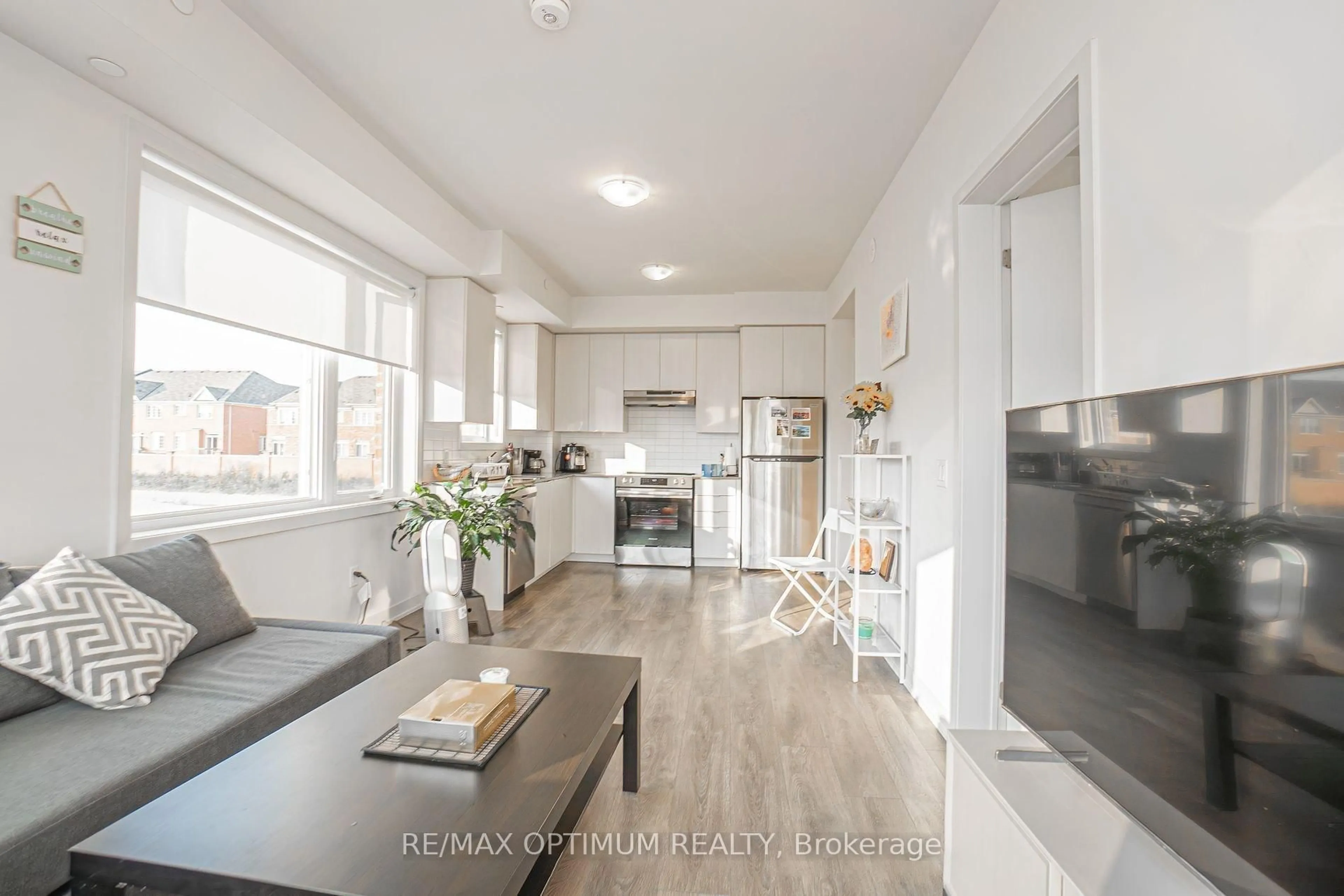 Open concept kitchen, unknown for 62 Sky Harbour Dr #213, Brampton Ontario L6Y 6J2
