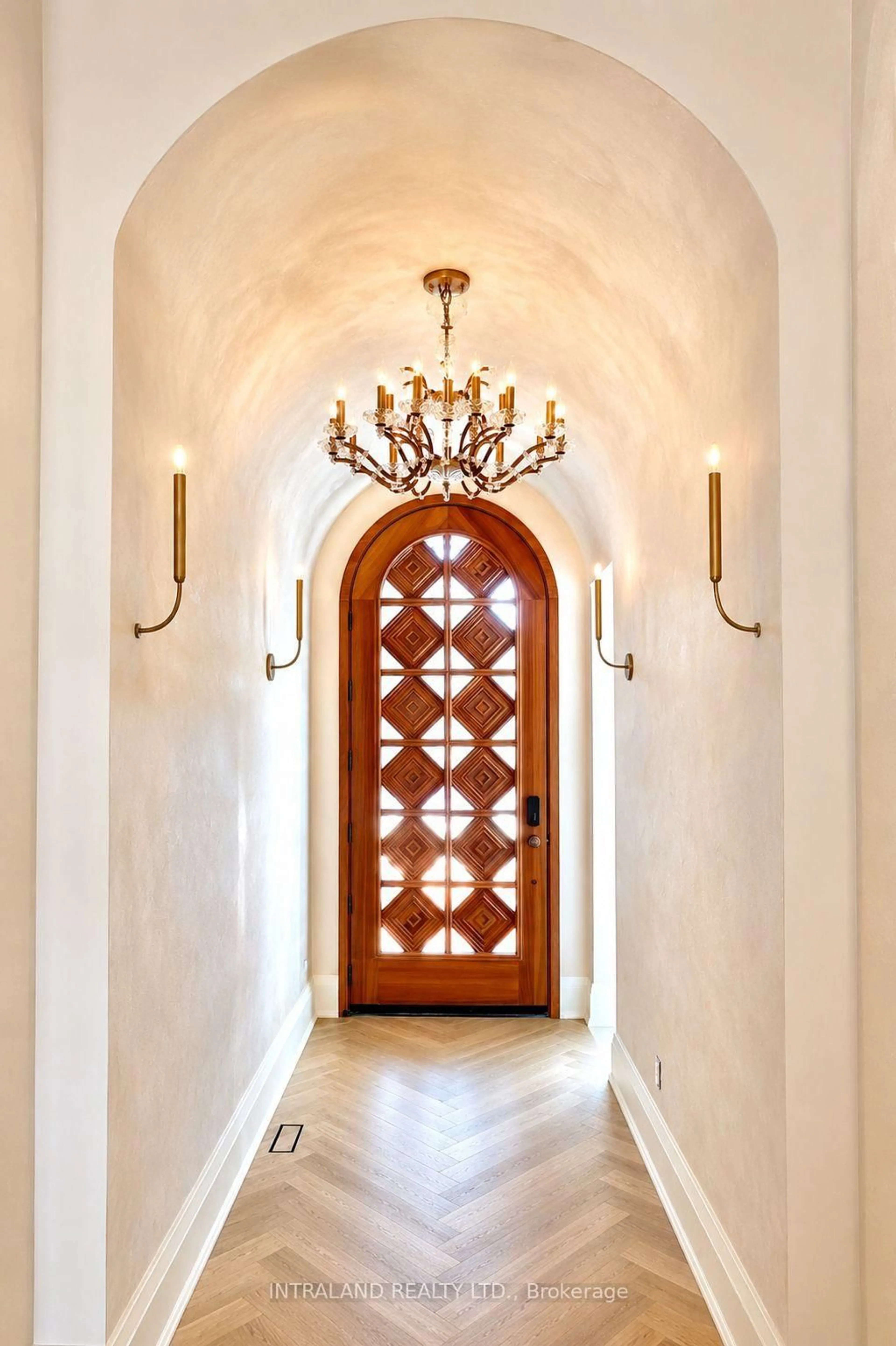 Indoor entryway for 39 Chandos Ave, Toronto Ontario M6H 2E6