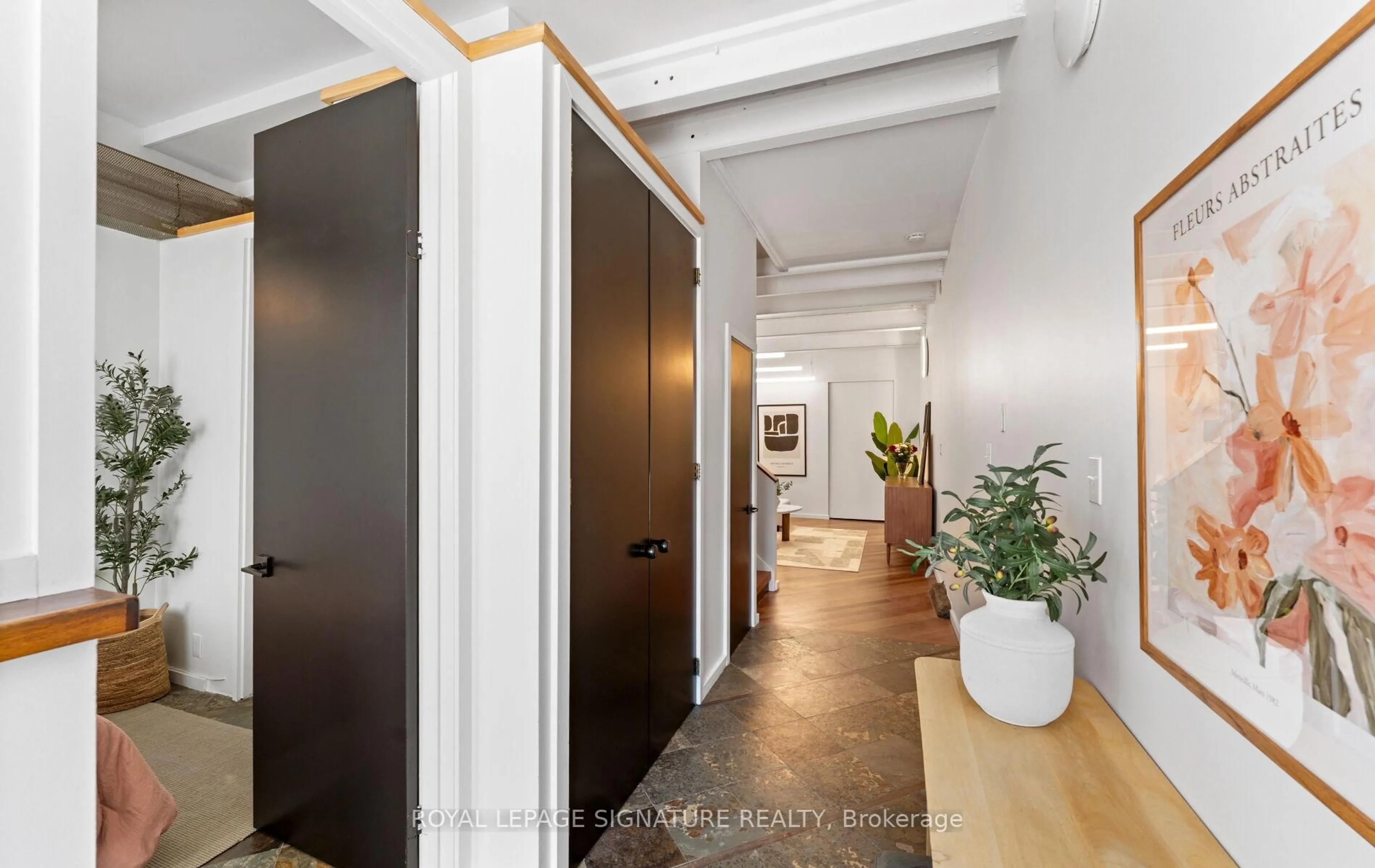 Indoor foyer for 692 St. Clarens Ave #7, Toronto Ontario M6H 3X1